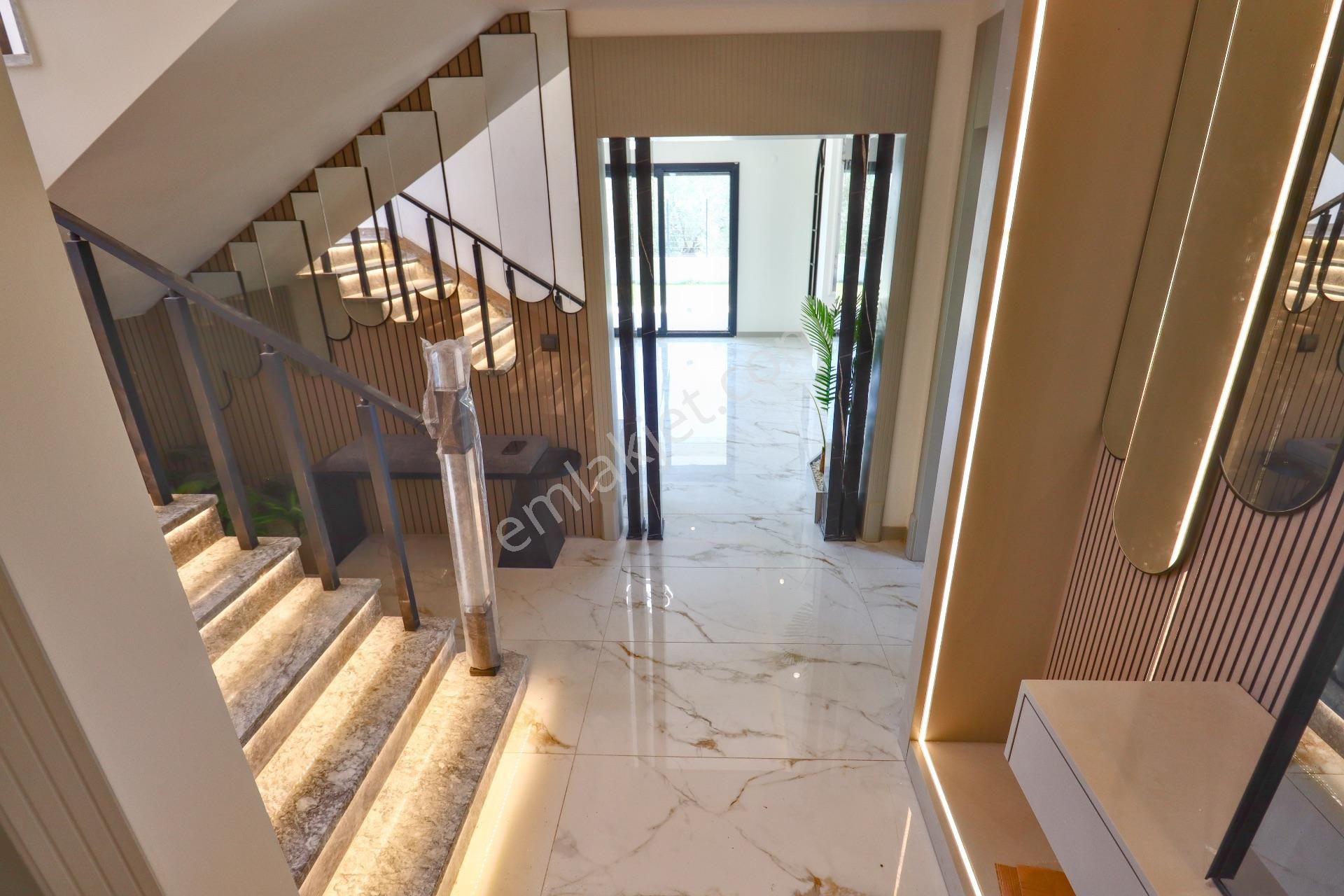 Güre'de Geniş Bahçe Alanı İçerisinde Satılık Özel Havuzlu Villa - Görsel 11