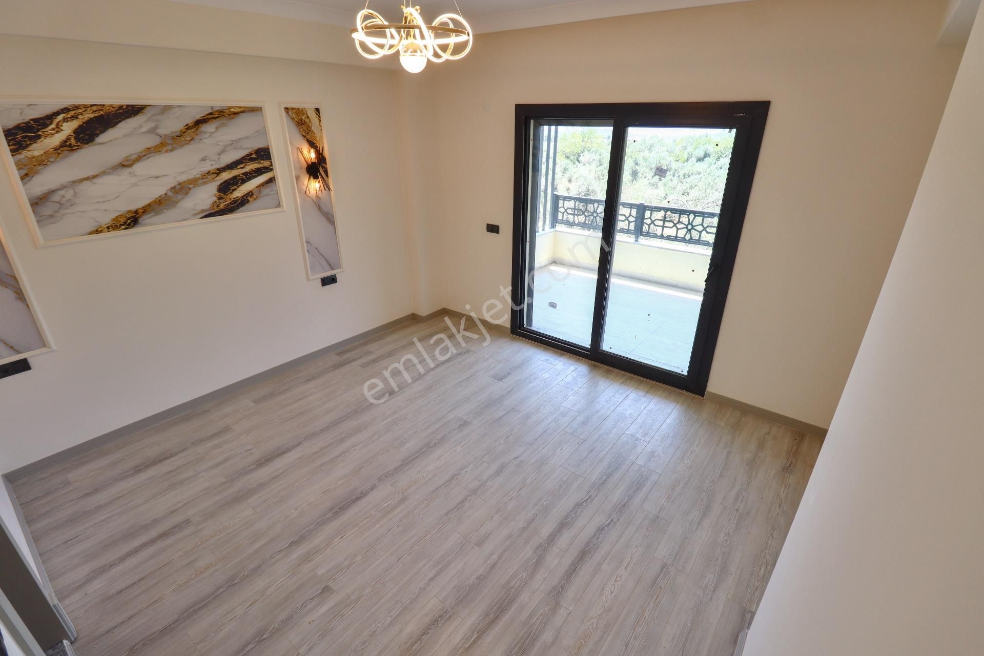 Güre'de Geniş Bahçe Alanı İçerisinde Satılık Özel Havuzlu Villa - Görsel 25