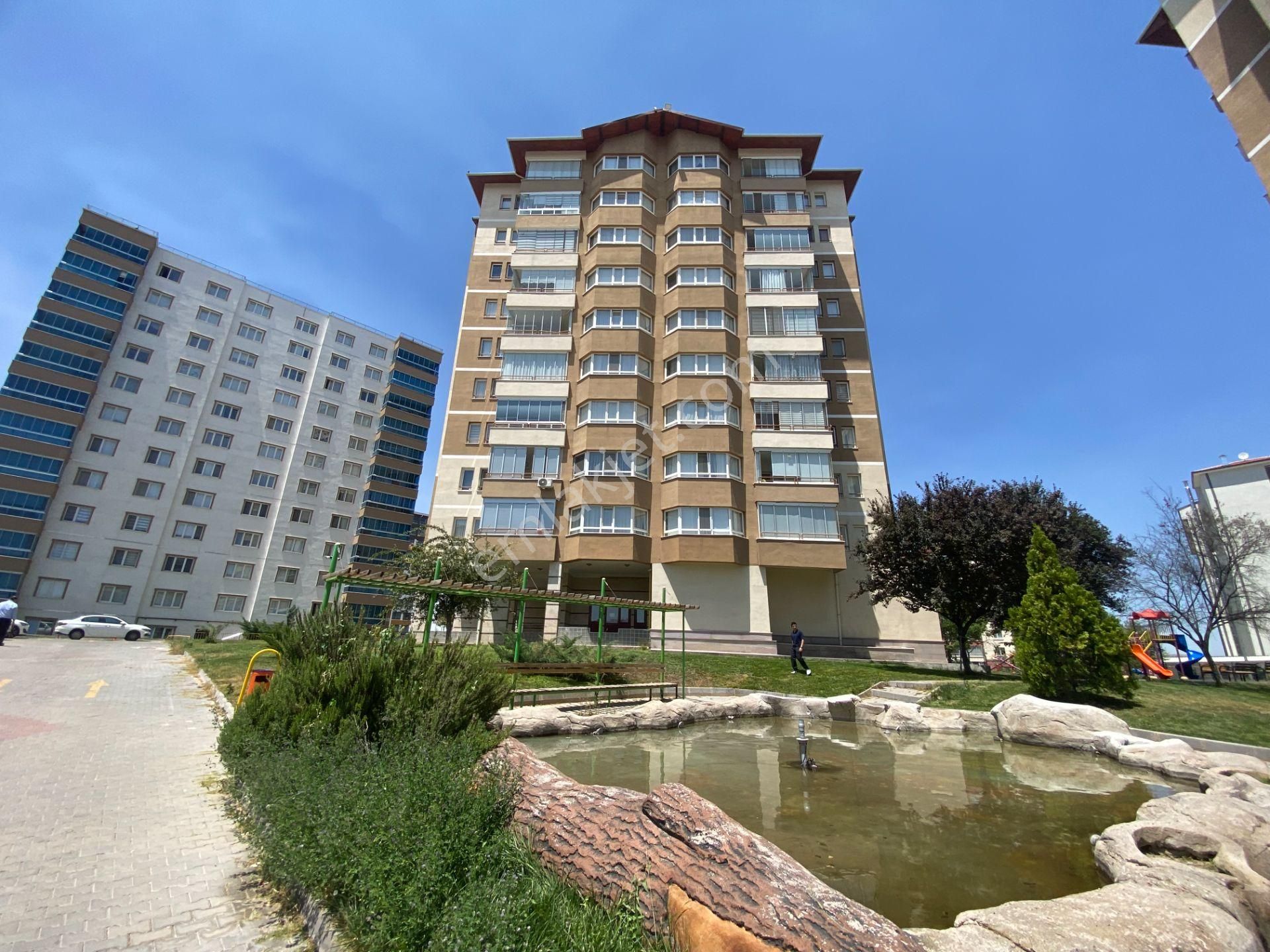 Umut 19'dan Piyade Mah. Site İçinde Önü Açık Ful Manzaralı 3+1 Daire