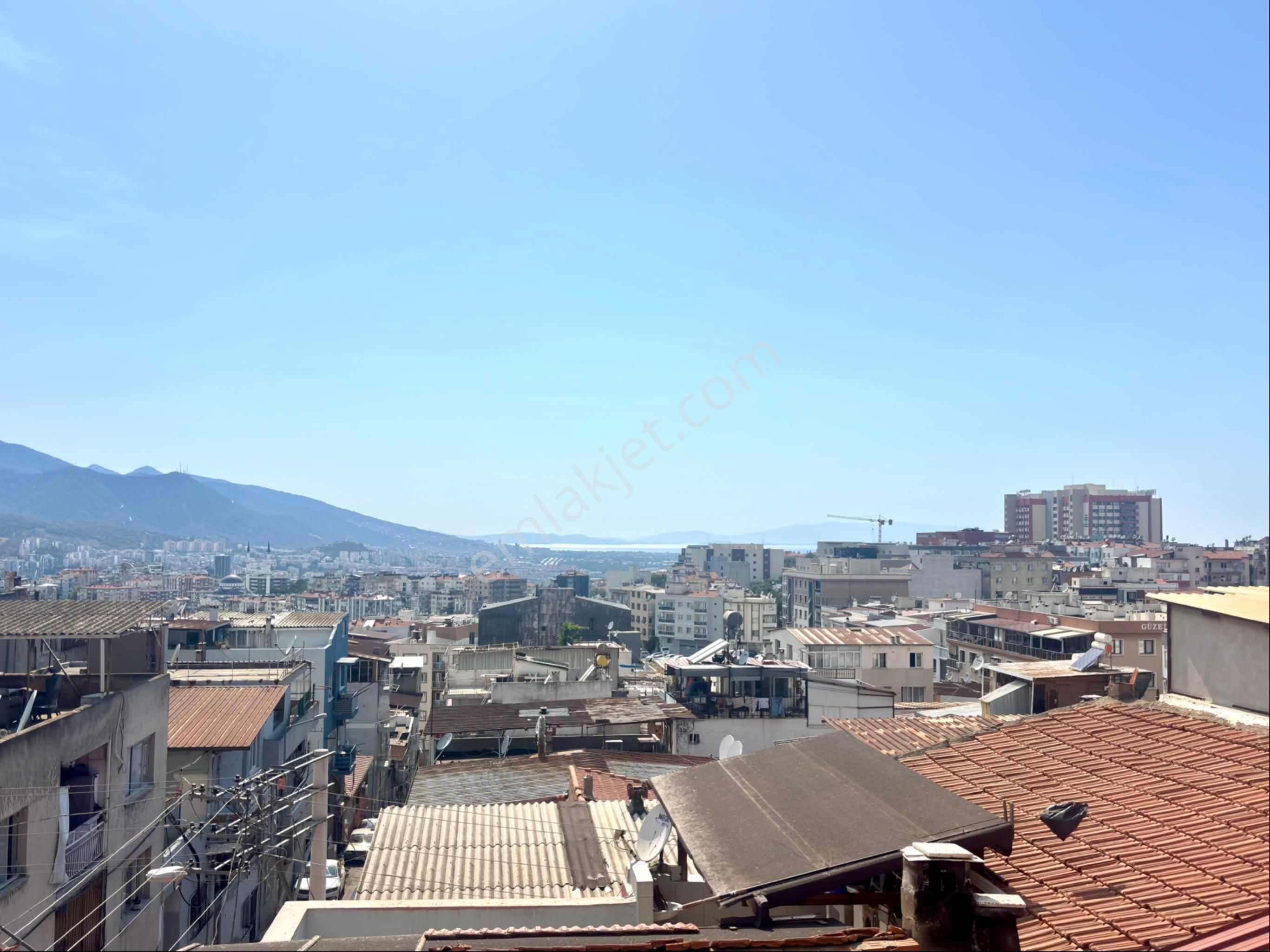 Yeşilyurt Hastane Yakını Panoramik Manzaralı Satılık 1+1 Daire