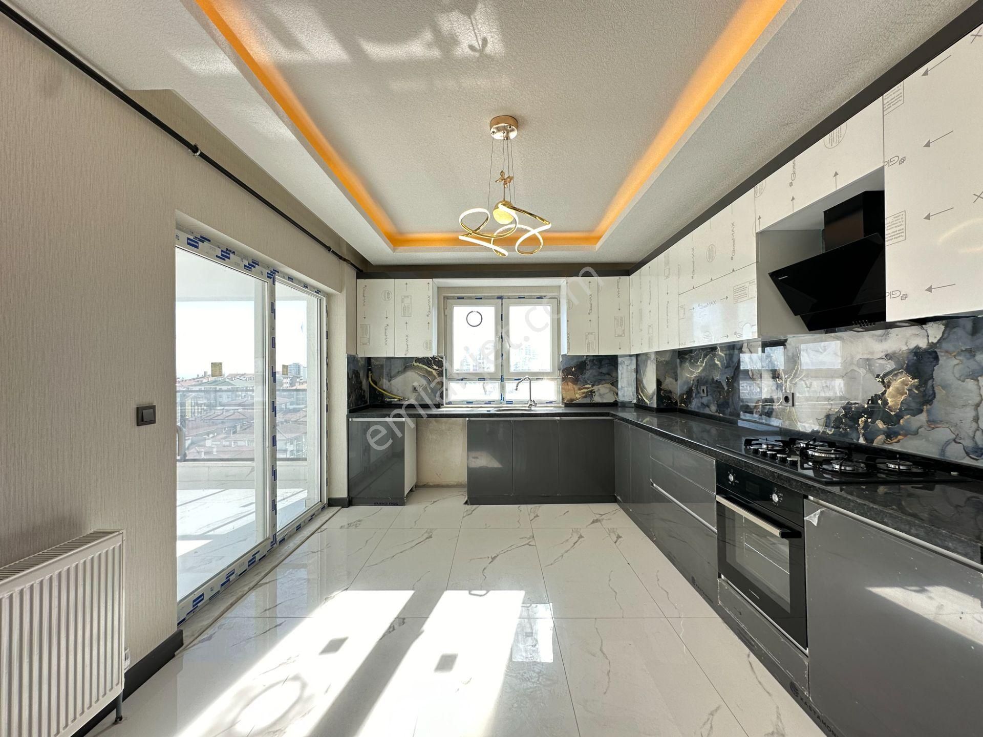 Göktaş'tan█hastane Yakını Site İçinde 185m2 7.kat Lüx 4+1 Daire