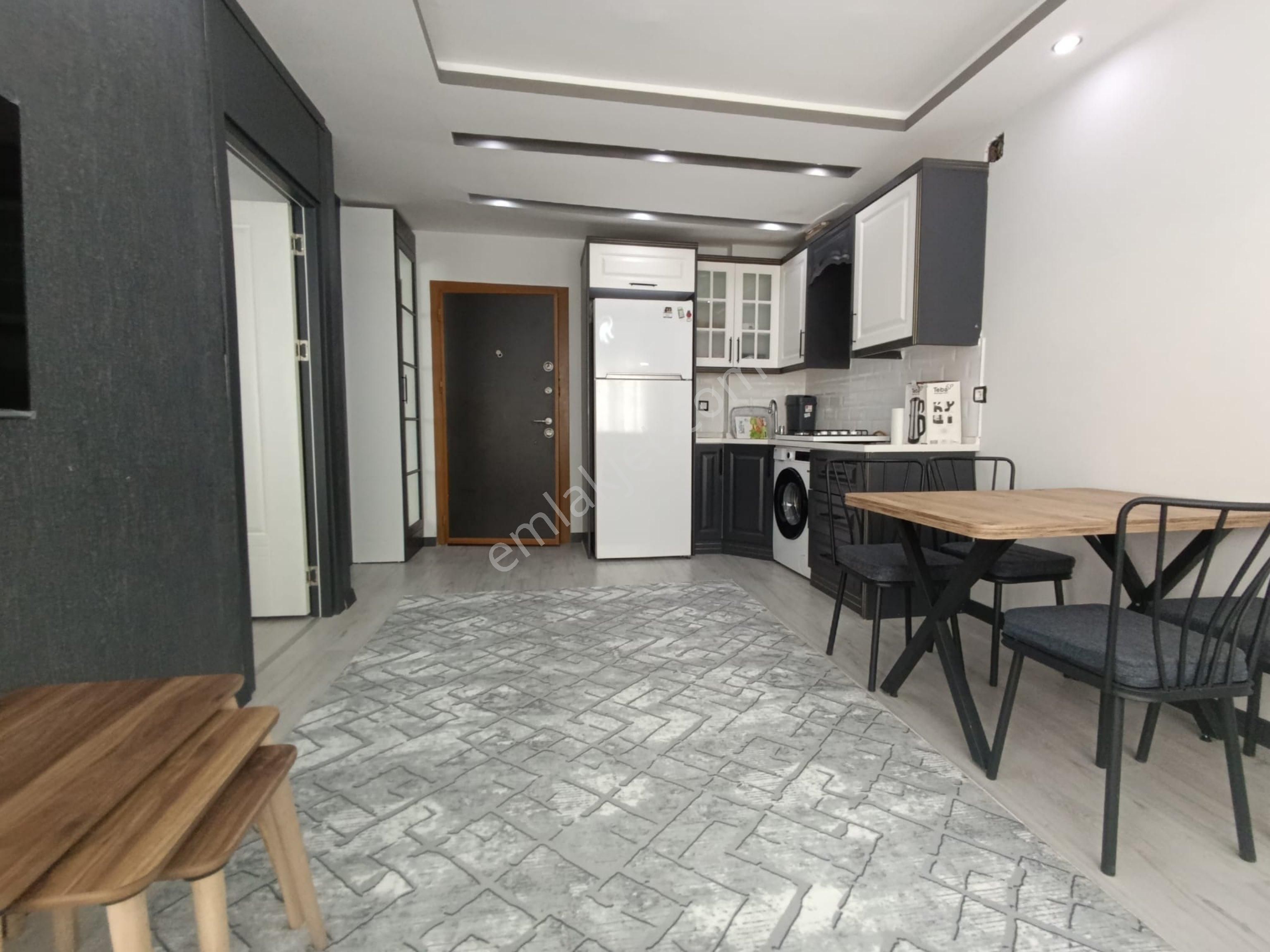 Atc'den Gültepe'de Üniversite Yanı-sıfır Eşyalı-iskanlı 1+1 Kiralık Daire
