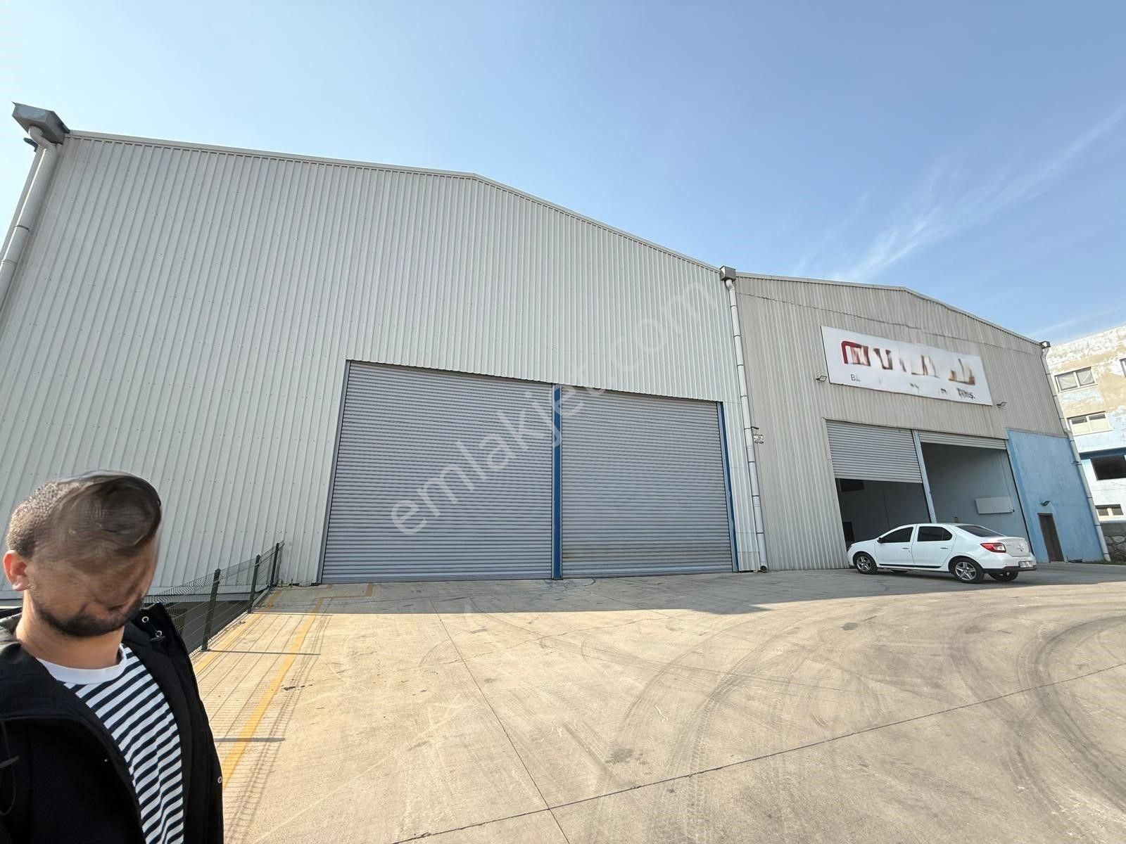 Zorlu Gayrimenkul'den Organize Sanayi'de 1000m2 Depo +1000 M2 Ofis Kiralık