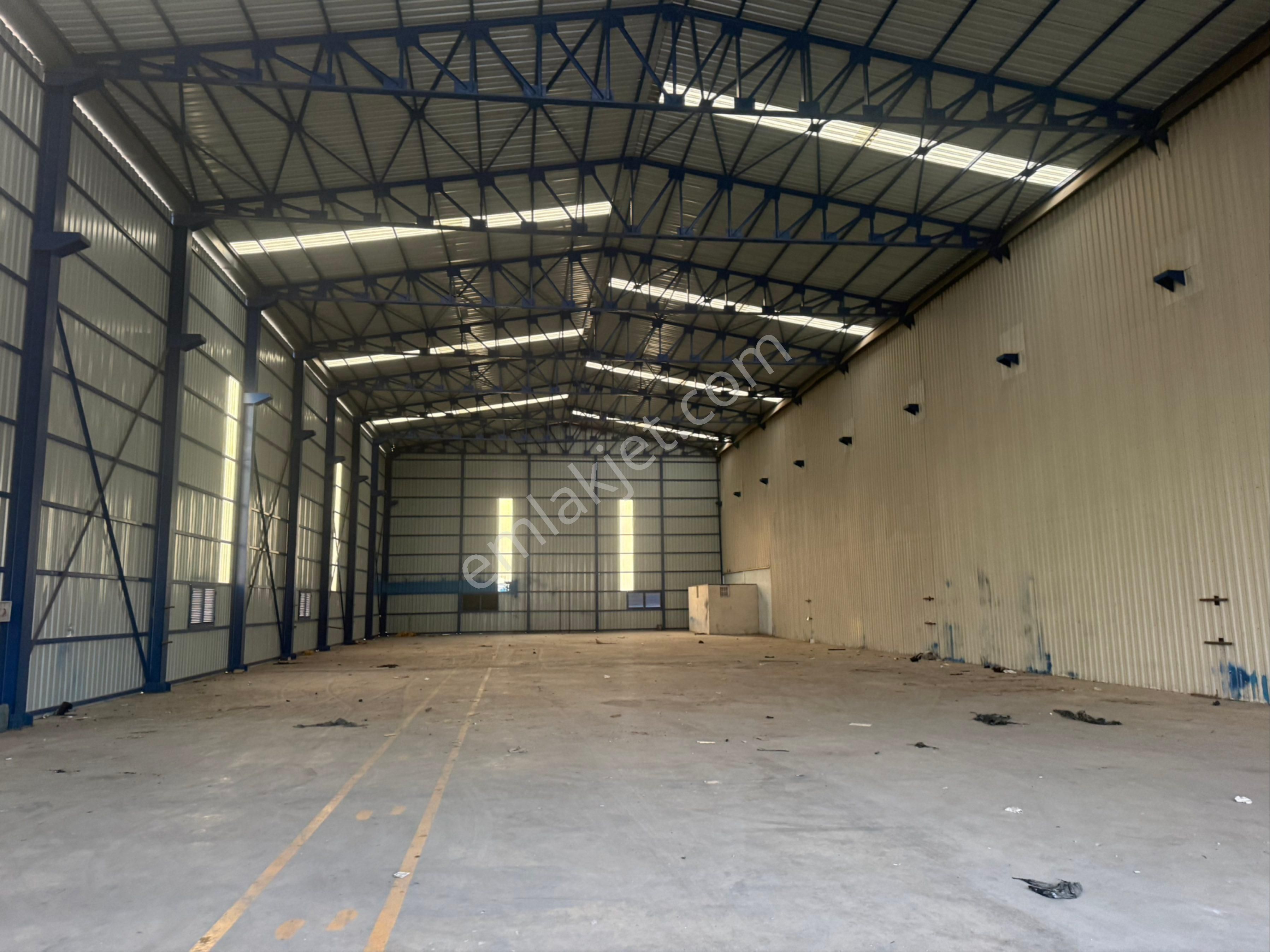 Zorlu Gayrimenkul'den Organize Sanayi'de 1000m2 Depo +1000 M2 Ofis Kiralık - Görsel 17