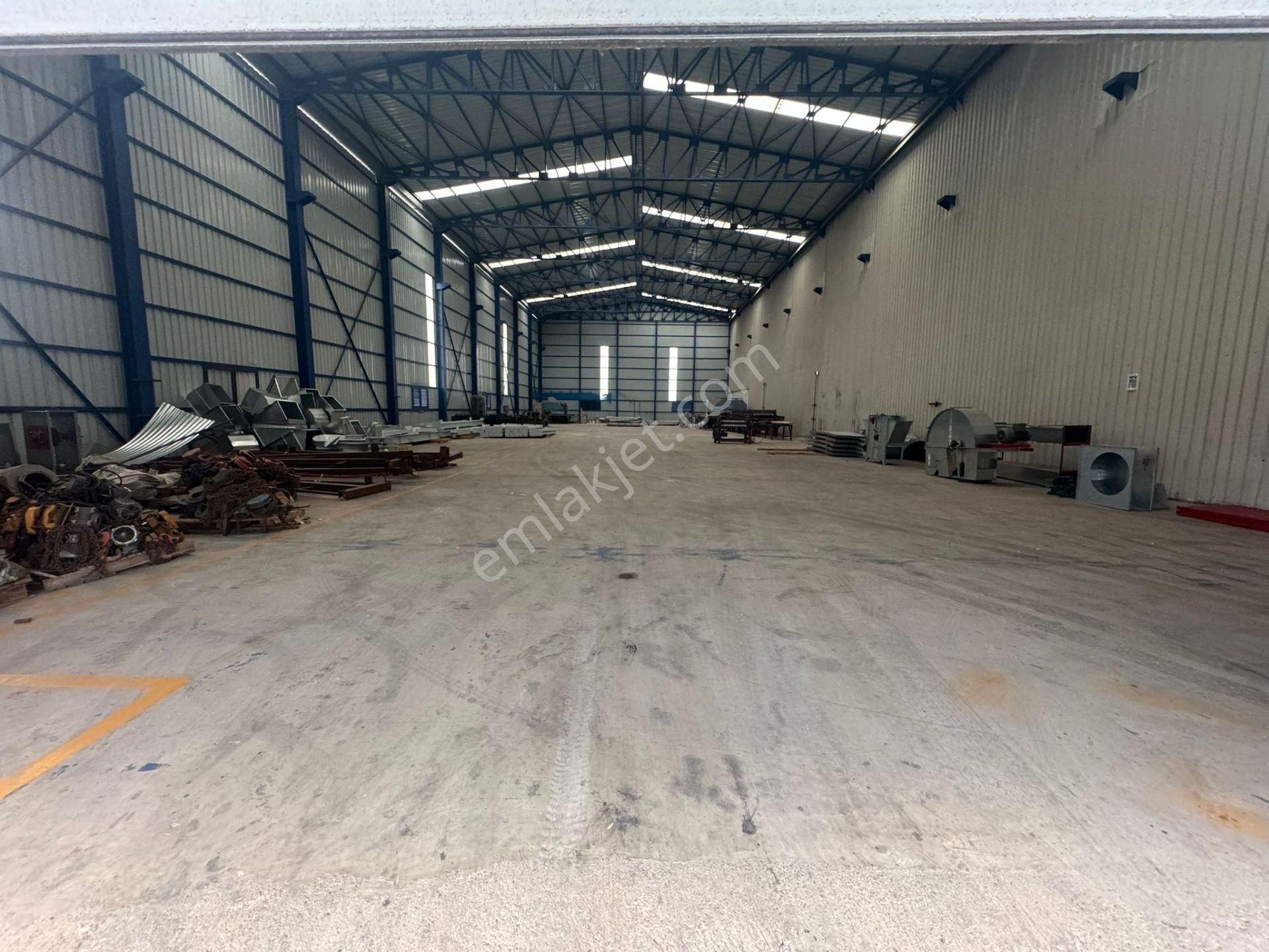Zorlu Gayrimenkul'den Organize Sanayi'de 1000m2 Depo +1000 M2 Ofis Kiralık - Görsel 4