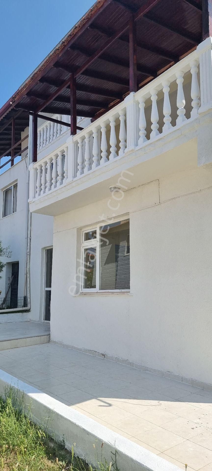 İzmir Seferihisar Ömür Beldesinde Havuzlu Sitede Tripleks Yazdığımız Satılıktır - Görsel 27