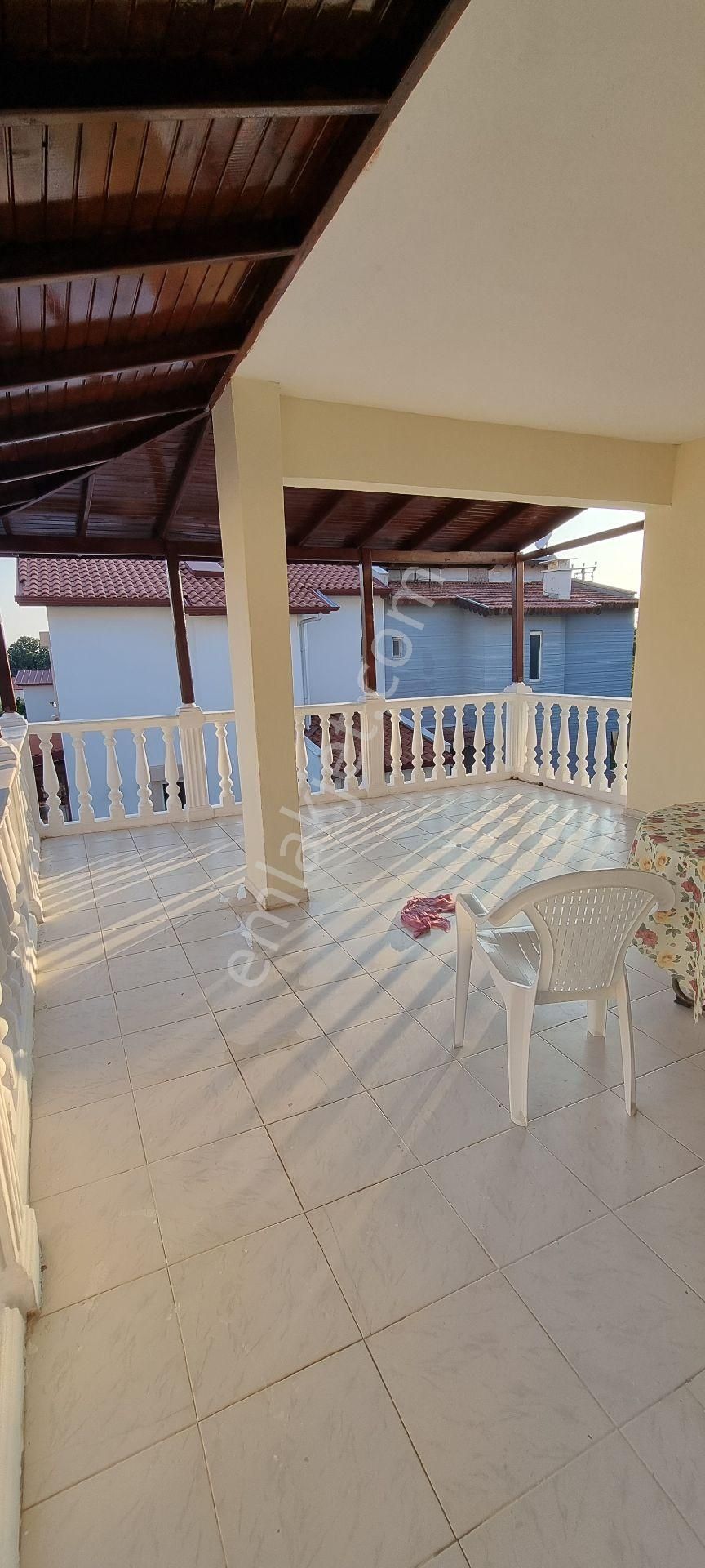 İzmir Seferihisar Ömür Beldesinde Havuzlu Sitede Tripleks Yazdığımız Satılıktır - Görsel 5