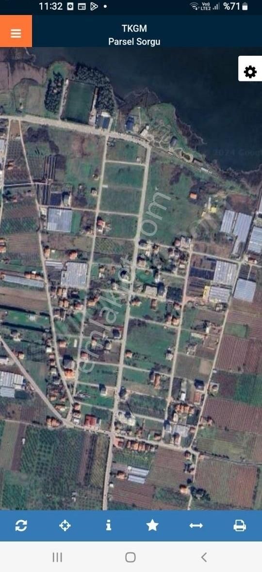 Tuzla Mevkiinin En Güzel Yerinde Asfalt Kenarı