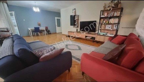 Acil Sahibinden Satılık Fomara Cadde Üstü 3+1 150 M2 Daire
