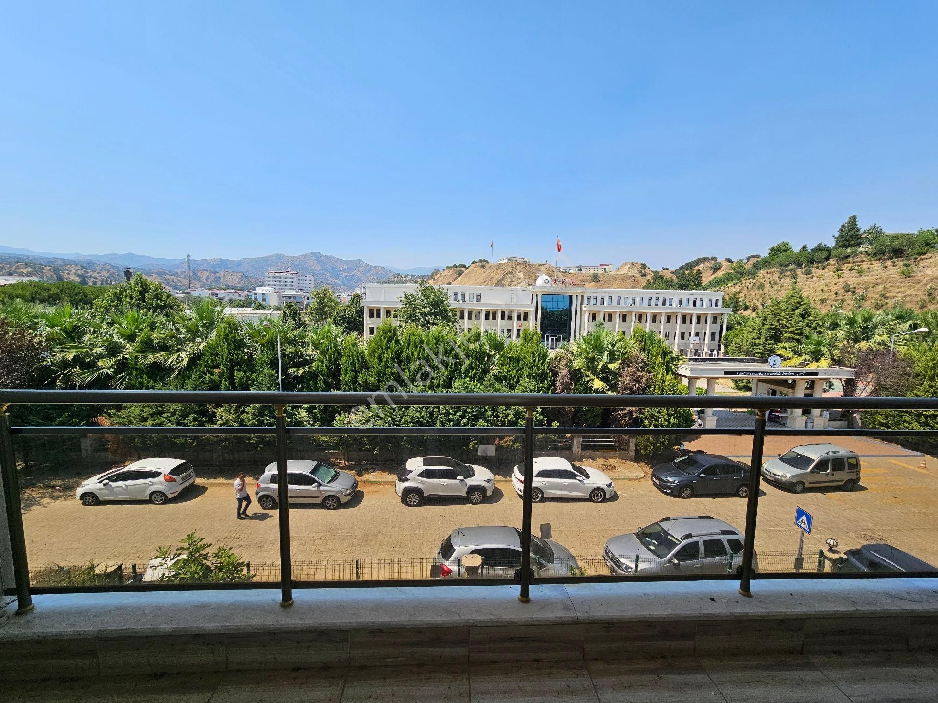 İsabeylide Satılık 2+1 Eşyalı Balkonlu Daire