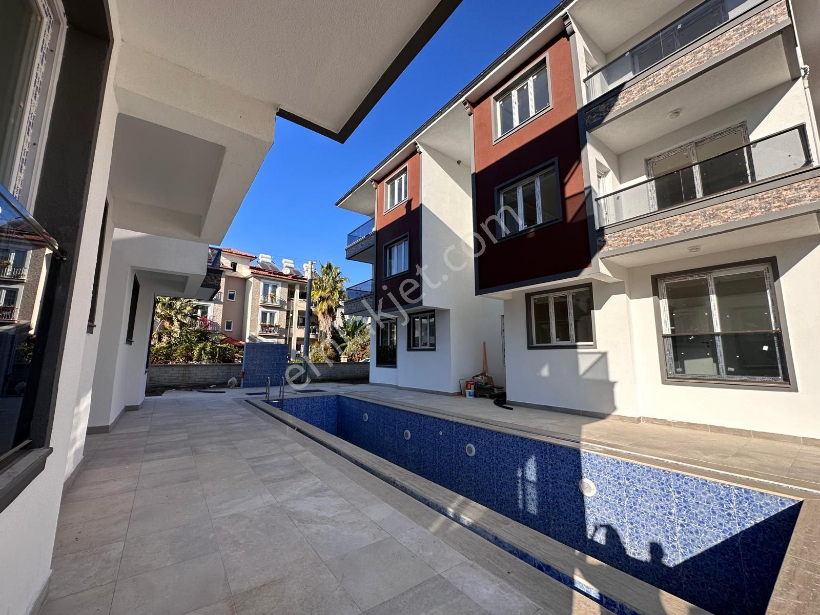 Stop’tan Hürriyet’te *havuzlu Sitede* 1+1 Satılık Daire