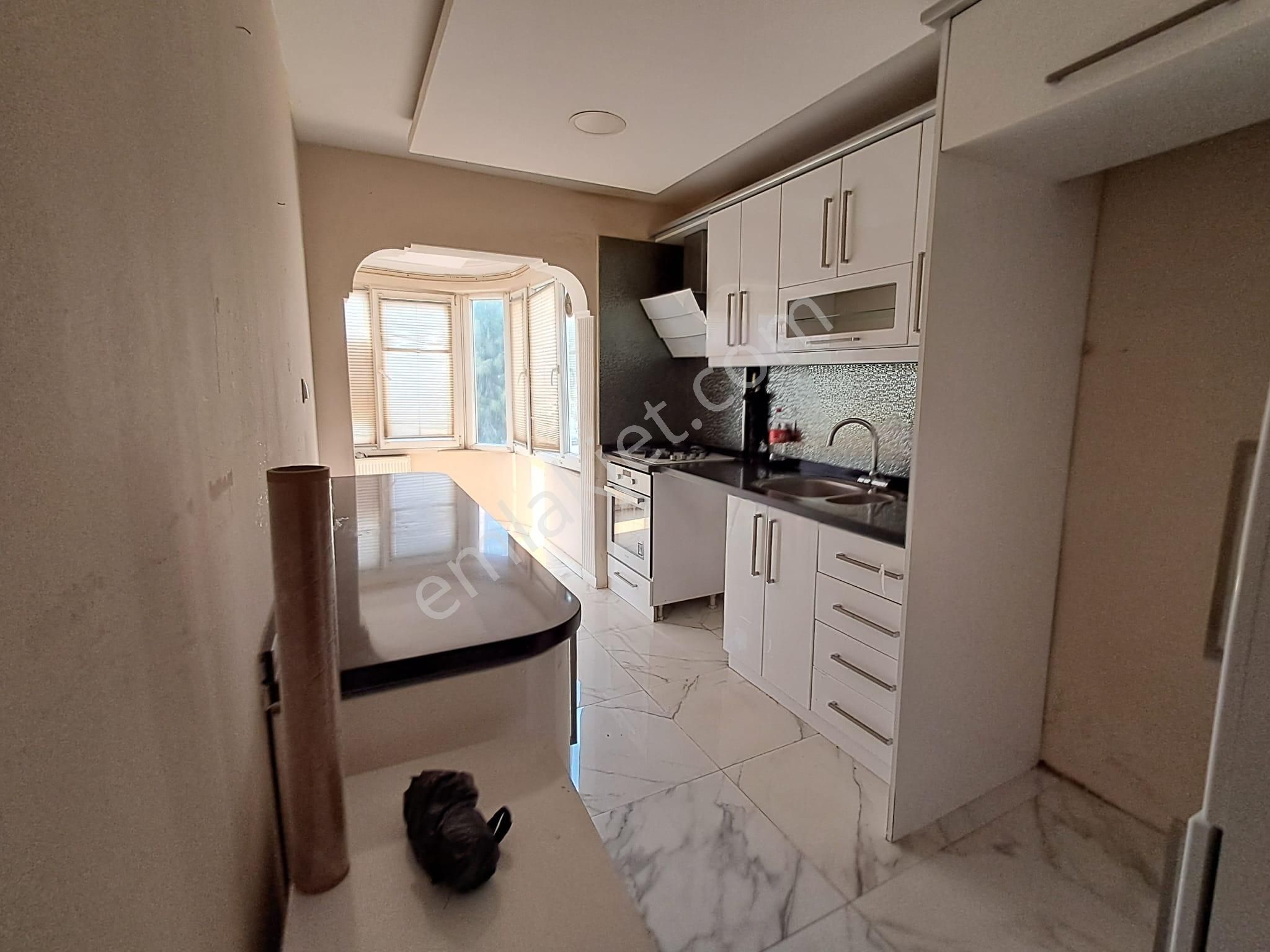 Buca Koop Mah.de 3+1 130m2 Doğalgazlı Balkonlu Arakat Satılık Daire