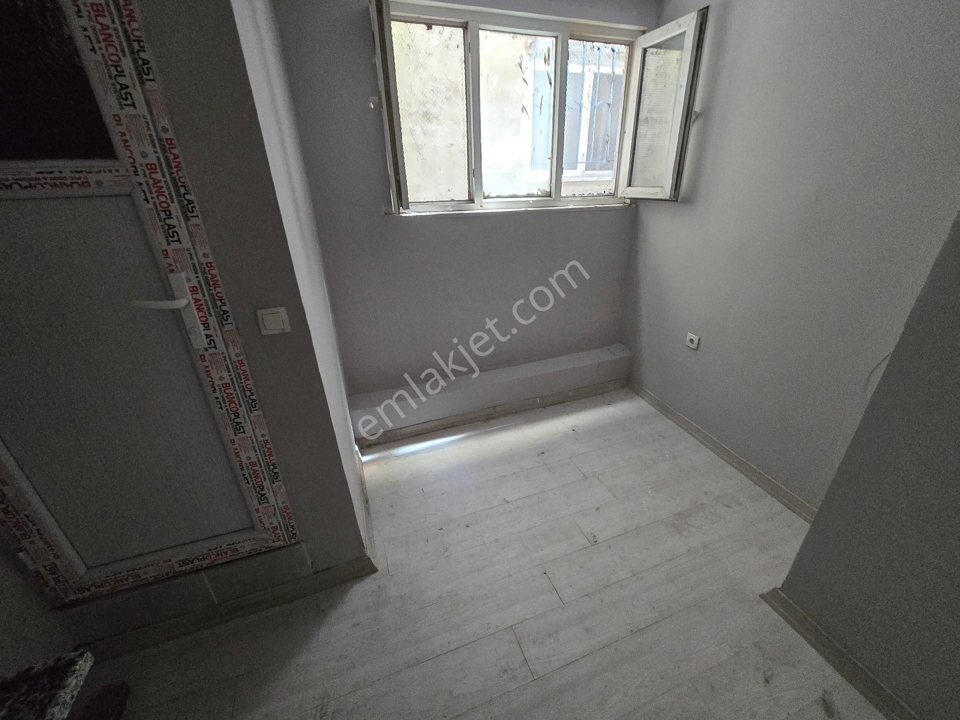 İkitelli Mehmet Akifte Kiralık 1+0 Stüdyo