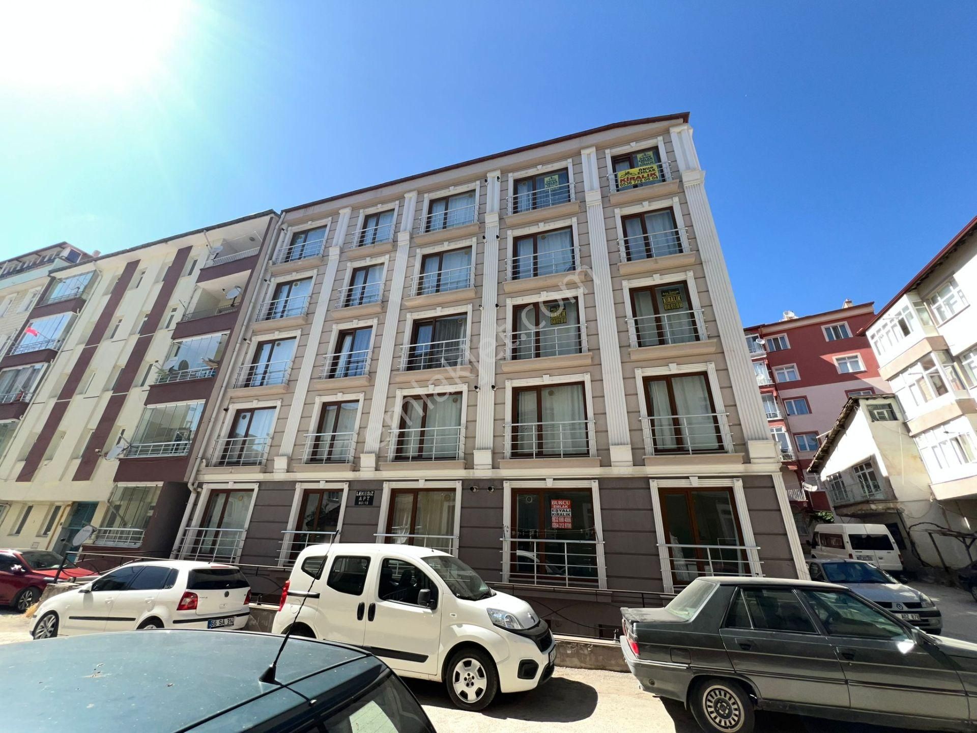 Merkezde 1+1 Eşyalı Kiralık Daire ***burcu Emlak***