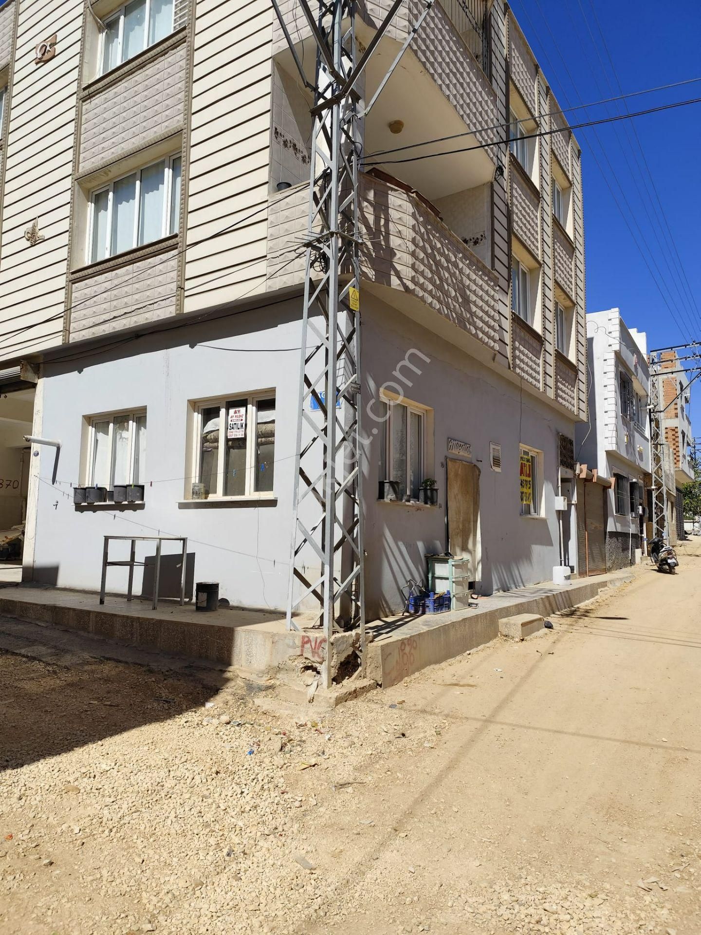 Ayyıldız Emlaktan 60 M2 2+1 Çift Cepheli Giriş Kat