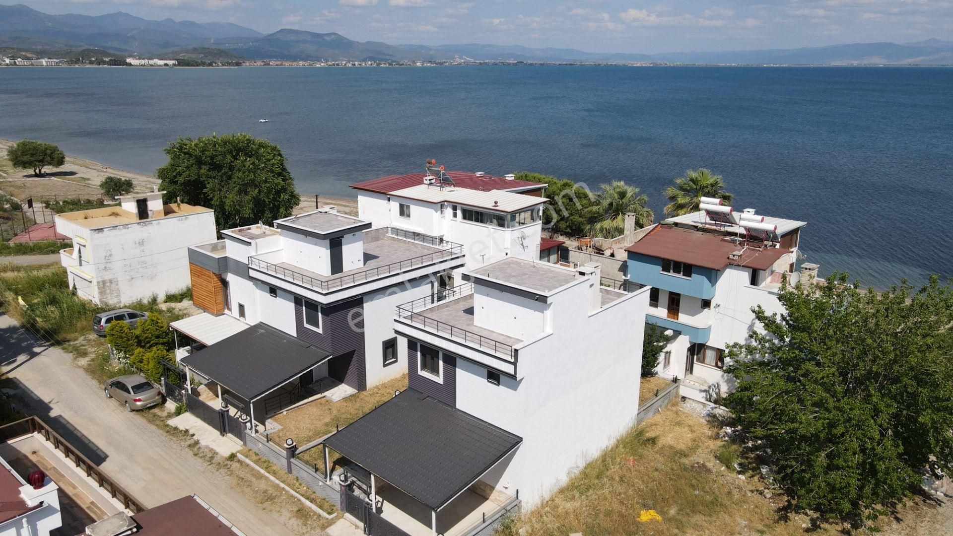 Irmaksudan Güre De Denize Sıfır 3+1 Müstakil Villa