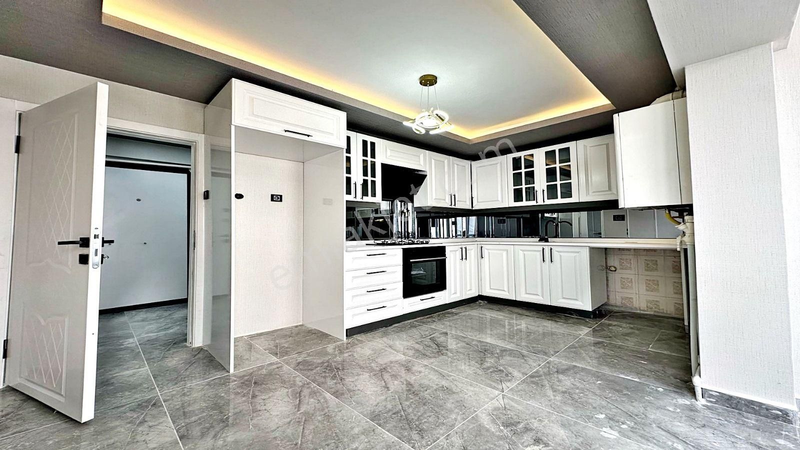 Refik Saydam Cad Üzeri G.odalı Mega Lüx Yapılı 3+1 Bağımsız