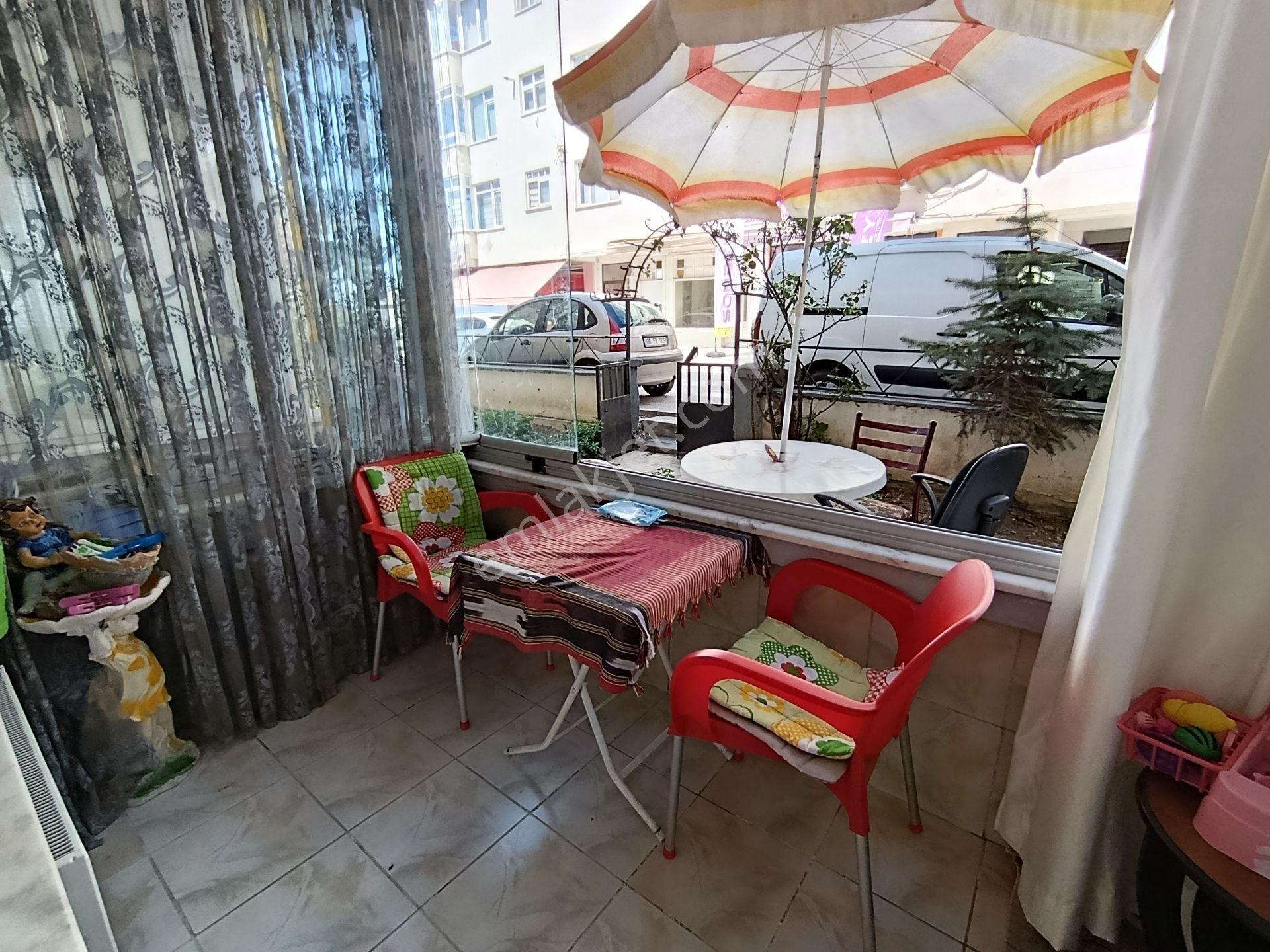 Çınarcık Harmanlar Mh.'de Sahile 2.binada / 1+1 / 70m2 / Eşyalı / Masrafsız Giriş Katı Daire