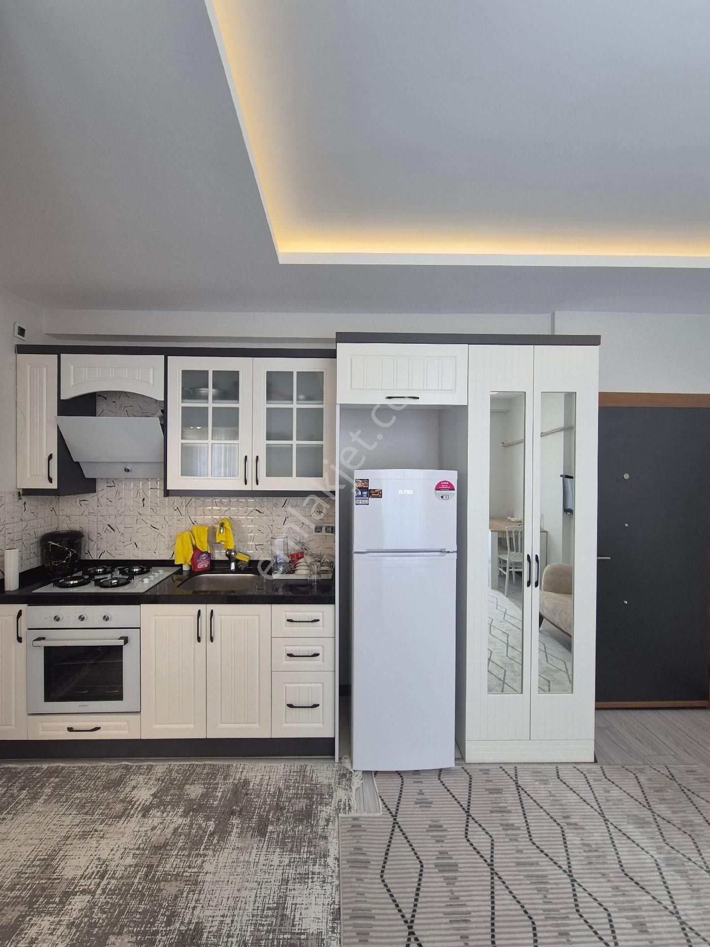 Gültepe'de 1+1 Full Ve Sıfır Eşyalı Cadde Üzeri Hasarsız Kiralık Daire