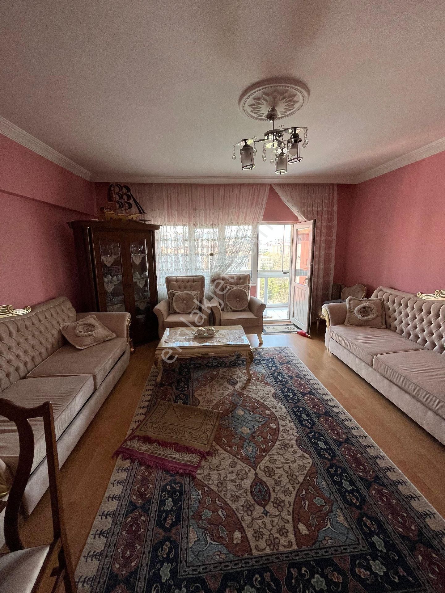 Belsinde Satılık 100 Lük Daire