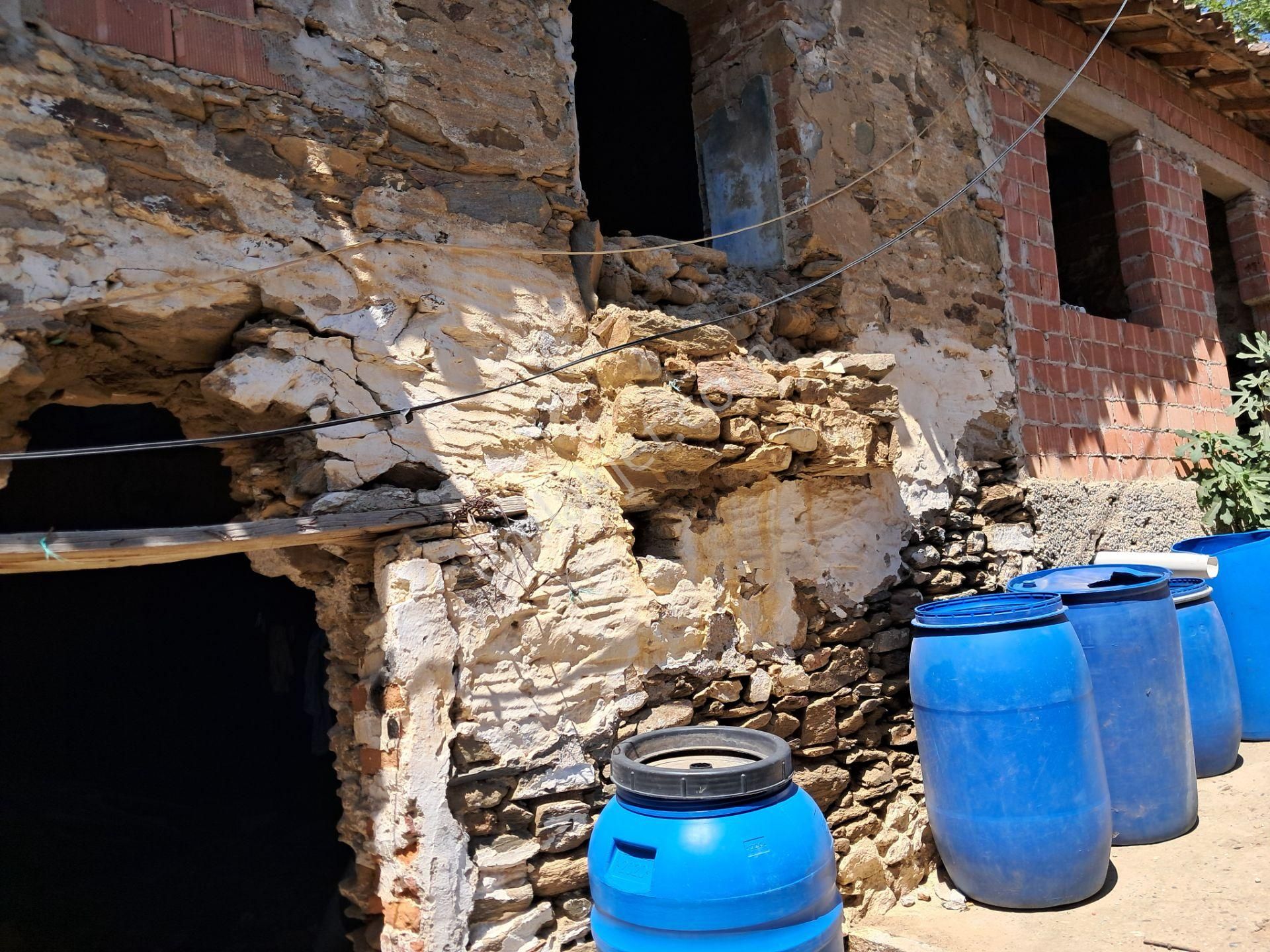 İzmir Torbalı Gold Emlaktan Bayındırda Satılık Mustakil İki Katlı Gargil Ev - Görsel 16