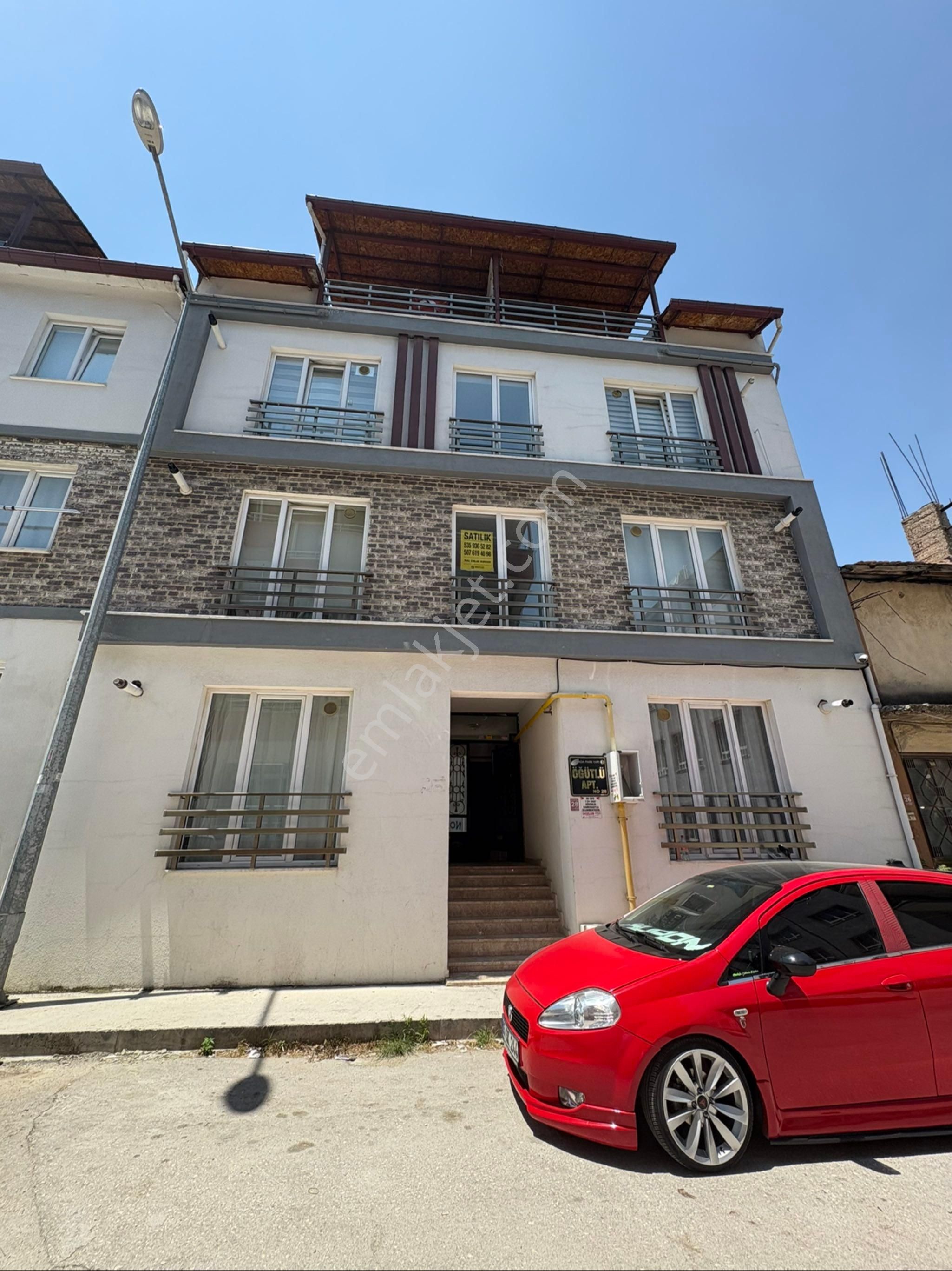 İnal Emlaktan Merkezde Satılık 1+1 70 M2 Daire