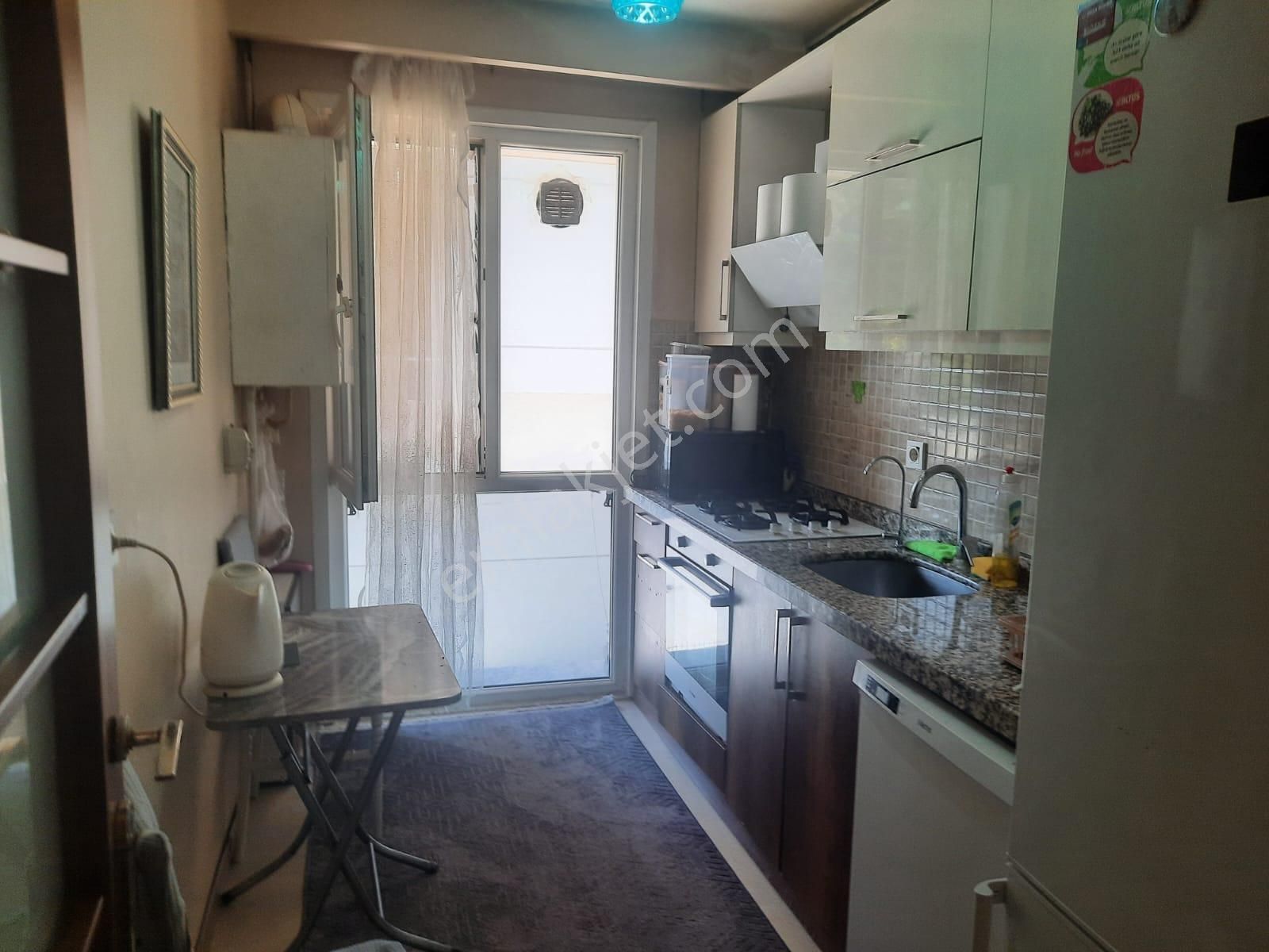 Kartal Petrolişte Tanrıverdi Gayrimenkul'den Petroliş Mah. Kiralık Daire 2+1,