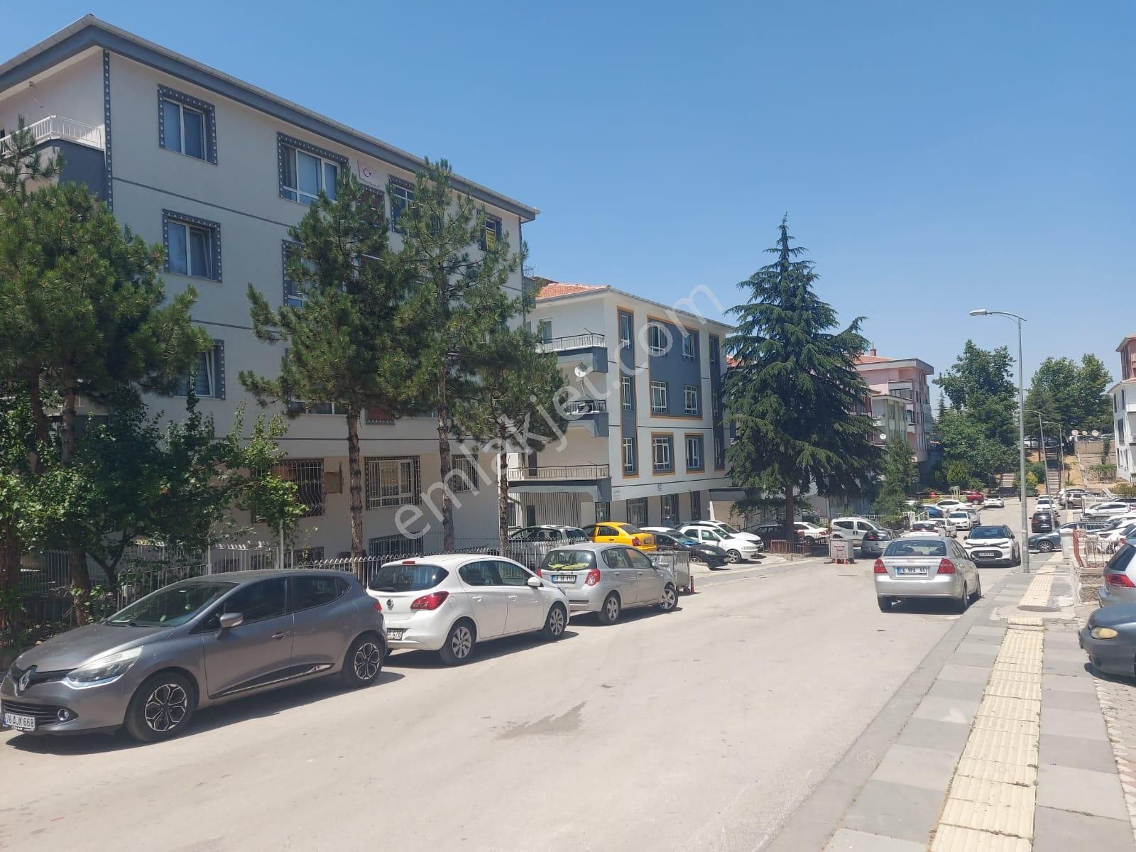 Asyapıdan 3+1 110m2 Çetin Emeç-hakim Evi-polisevi Yakını Ön Cephe Kombili