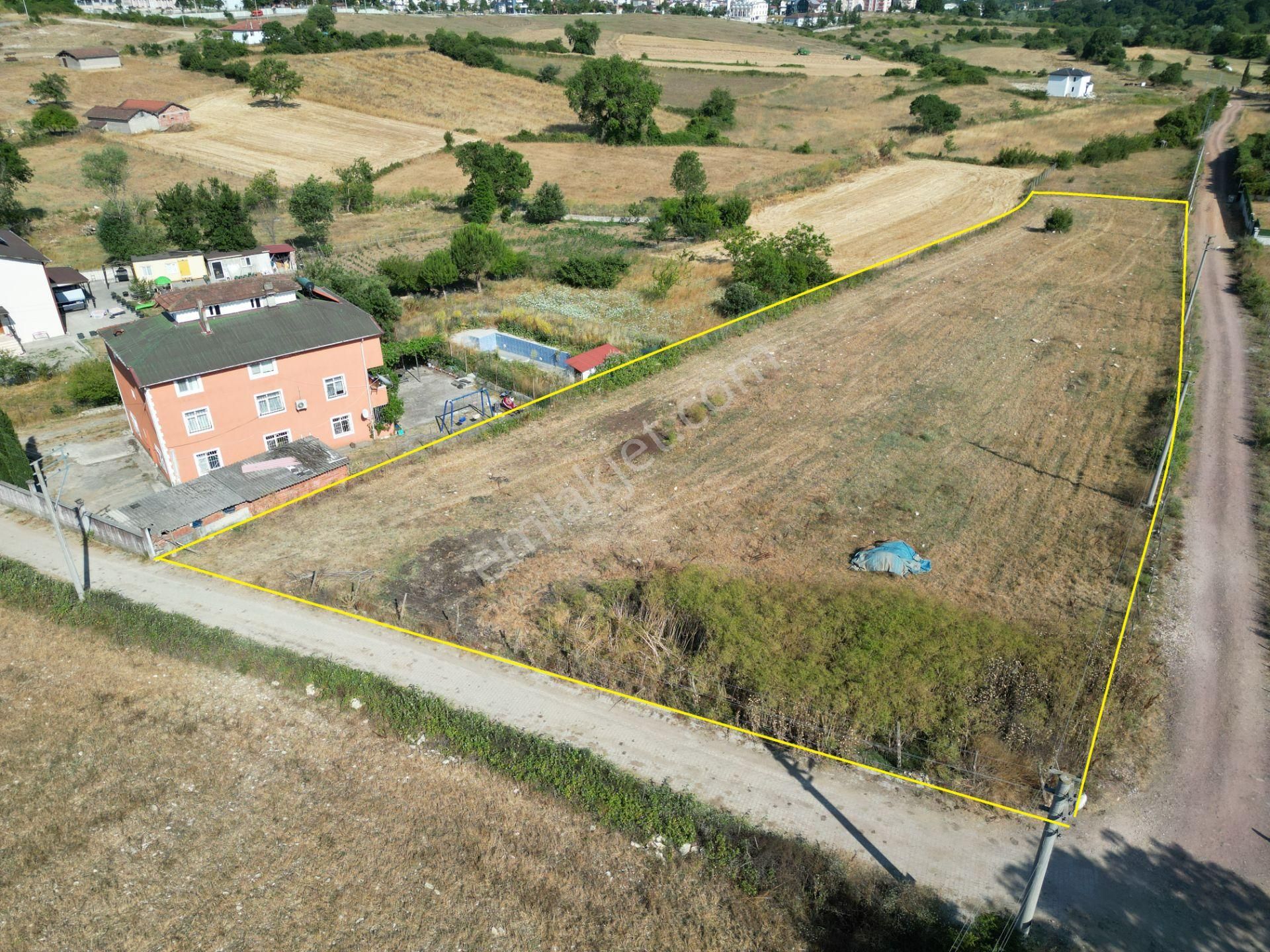 Merkeze Yakın 1850 M2 Si %40 İmarlı 4483 M2 Köşe Tarla