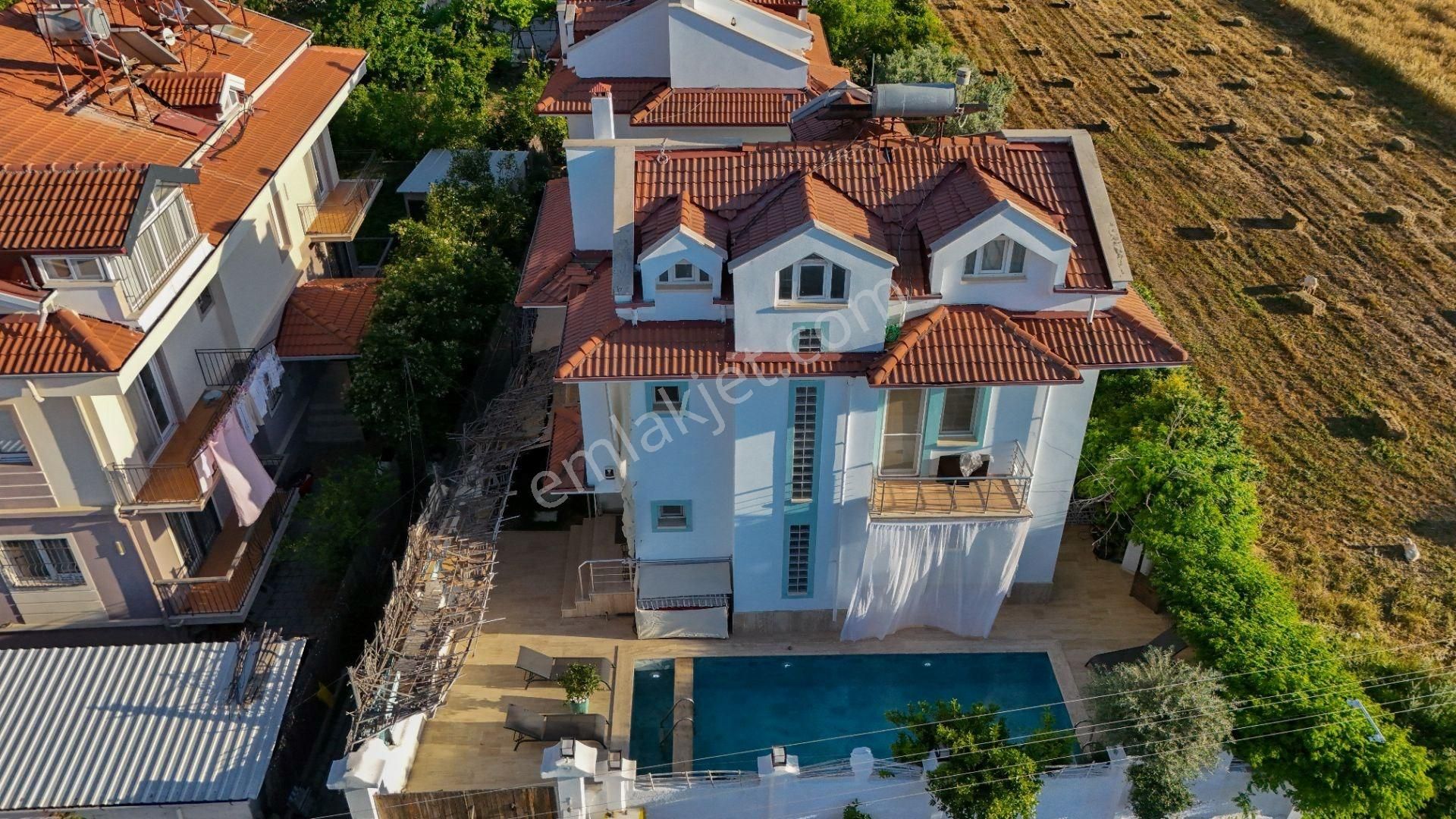 Fethiye Karaçulha’da Satılık 4+1 Özel Villa – Kat Mülkiyetli – Özel Yüzme Havuzlu – Dağ & Orman Man