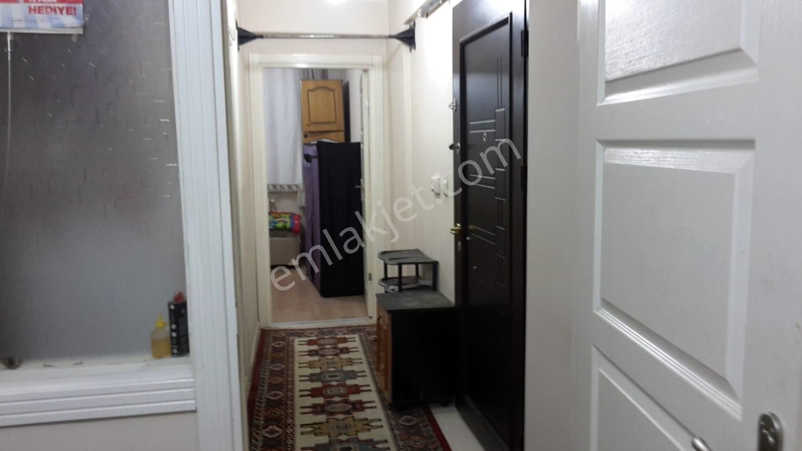 Sahibinden Anadolu Ü. Eğitim Fakültesi Kapısı Yakını 1+1 Kiralık Yarım Eşyalı Daire