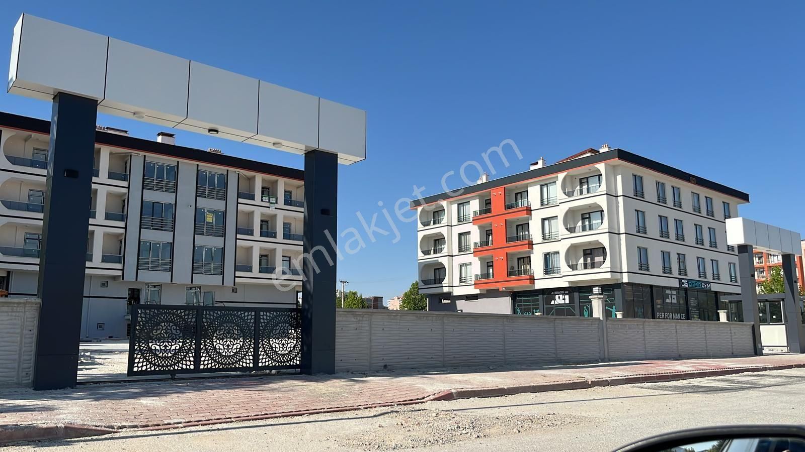 Konya Yazırda 1+1 Hobi Bahçeli Yatırımlık Kelepir Daire !