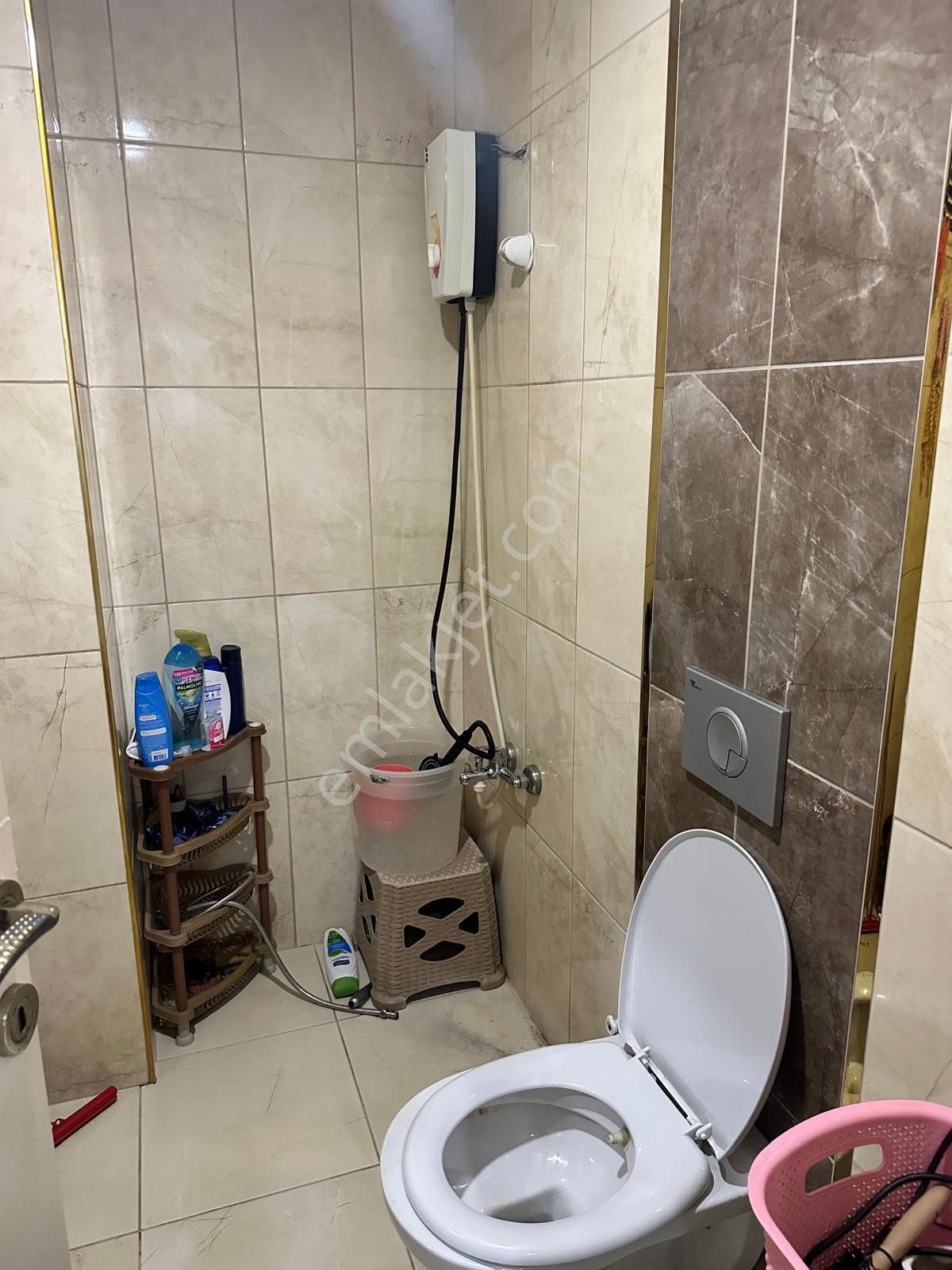 Üniversite Caddesinde 1+1 Geniş Fırsat Daire Eşyalı