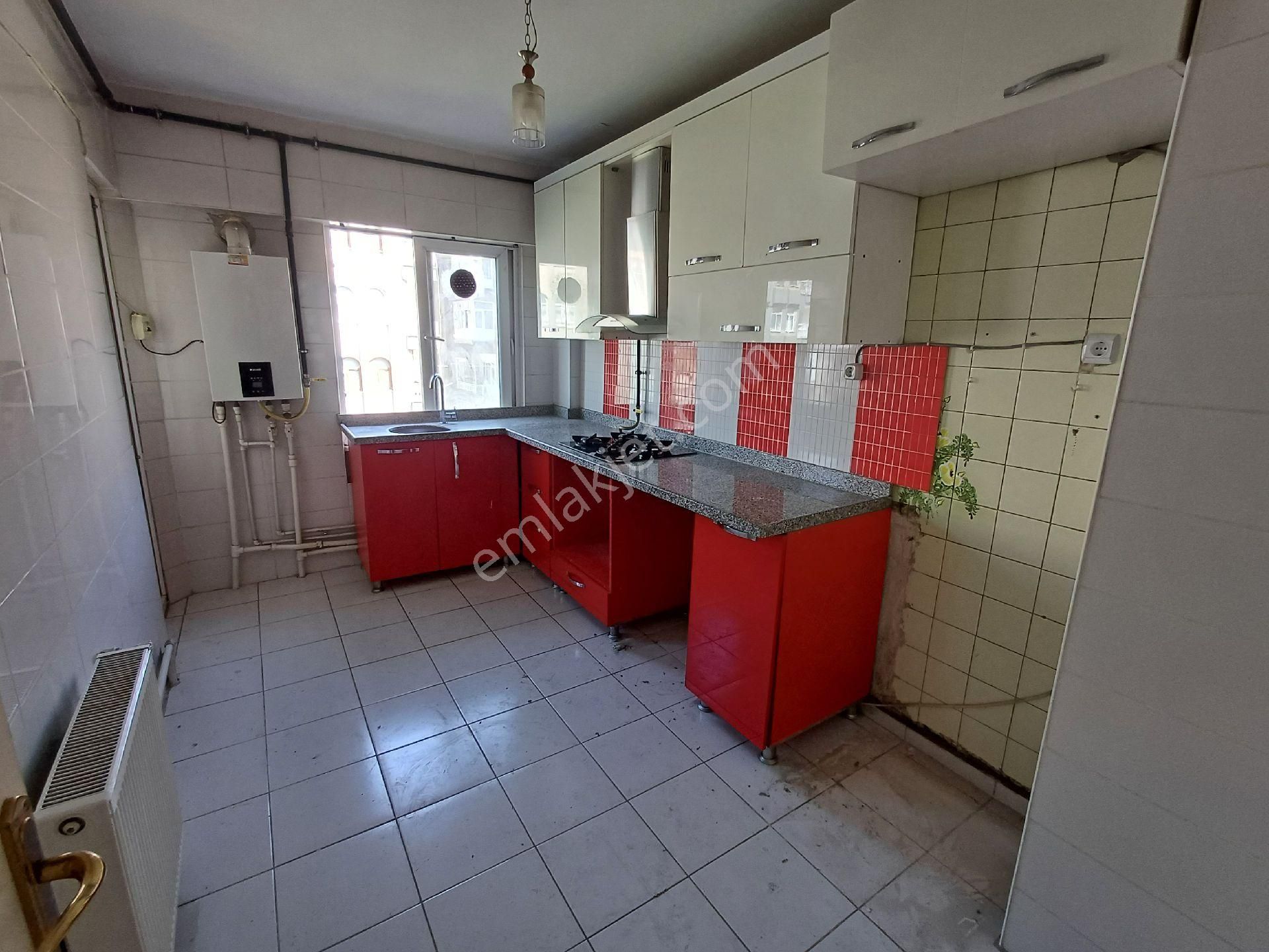 Kiralık 3+1 Yenişehir Gevran Caddesi