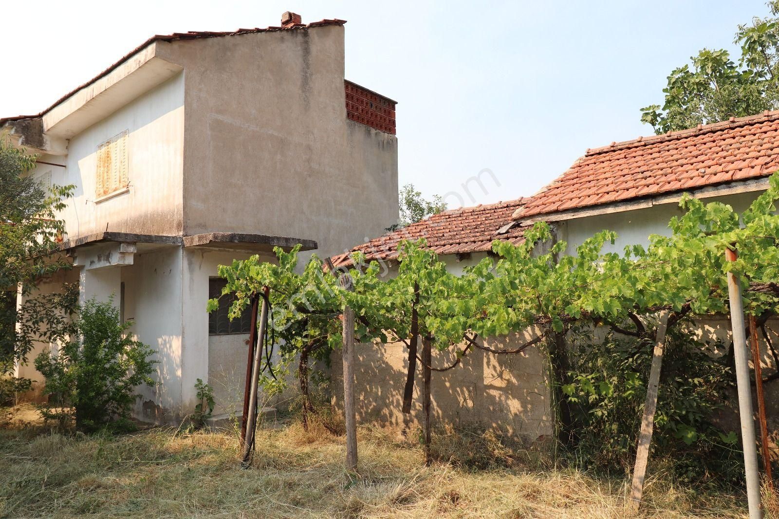 Kemalpaşa Aşağı Kızılca 781 M2 Bahçe İçinde 2 Katlı Ev Ve Dam