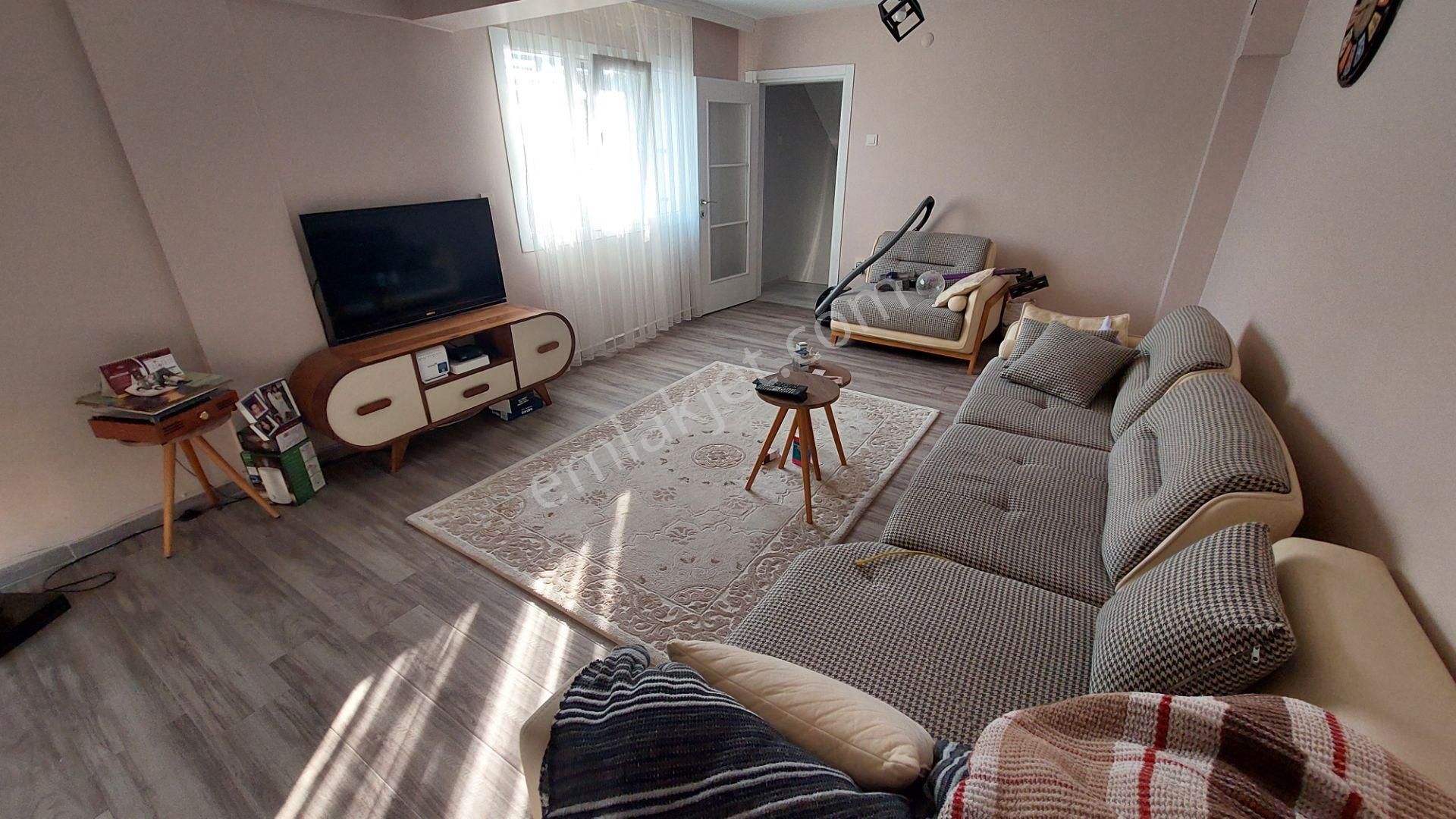 Kuşadası Kadınlar Denizi'nde 2+1 Bahçeli Eşyalı Kiralık Villa