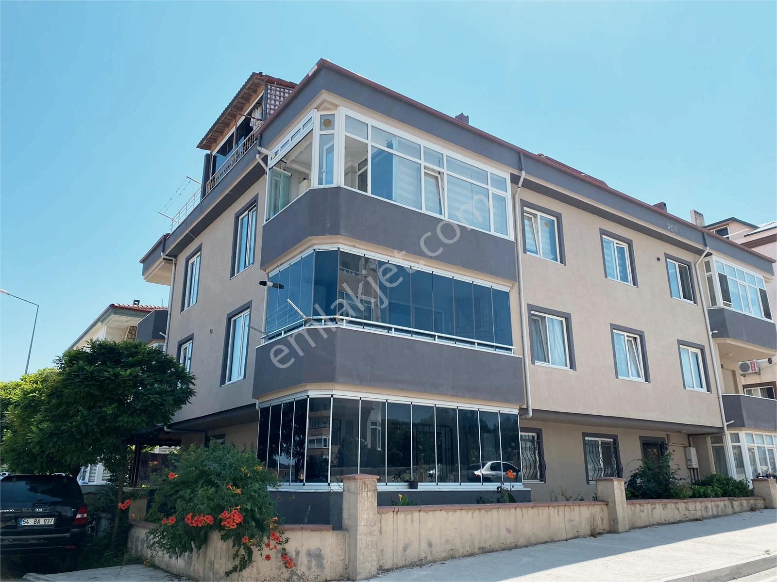 Karasu Sahilde Deniz Manzaralı Satılık 3+1 Dubleks Daire
