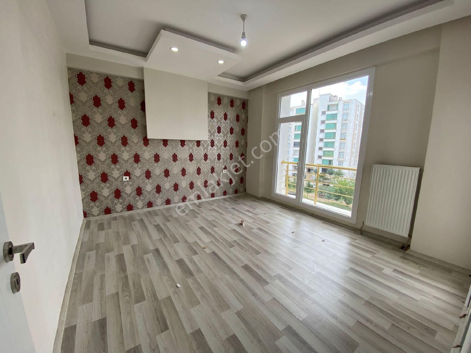 Bağcılar Eski Siverek Caddesi Uzeri Satılık Daire