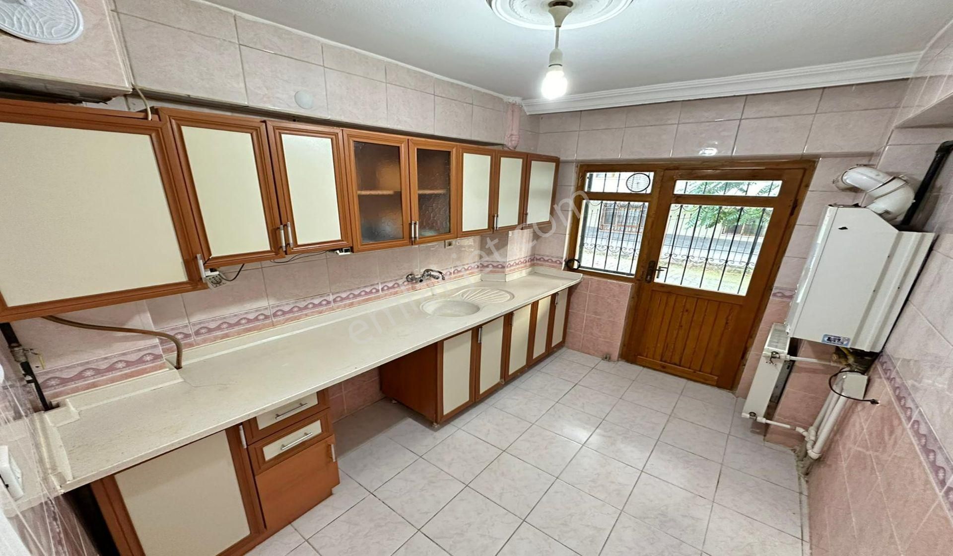 Esertepe Bankalar Caddesi Yakını Açık Cepheli 2+1 Giriş Kat !!!!