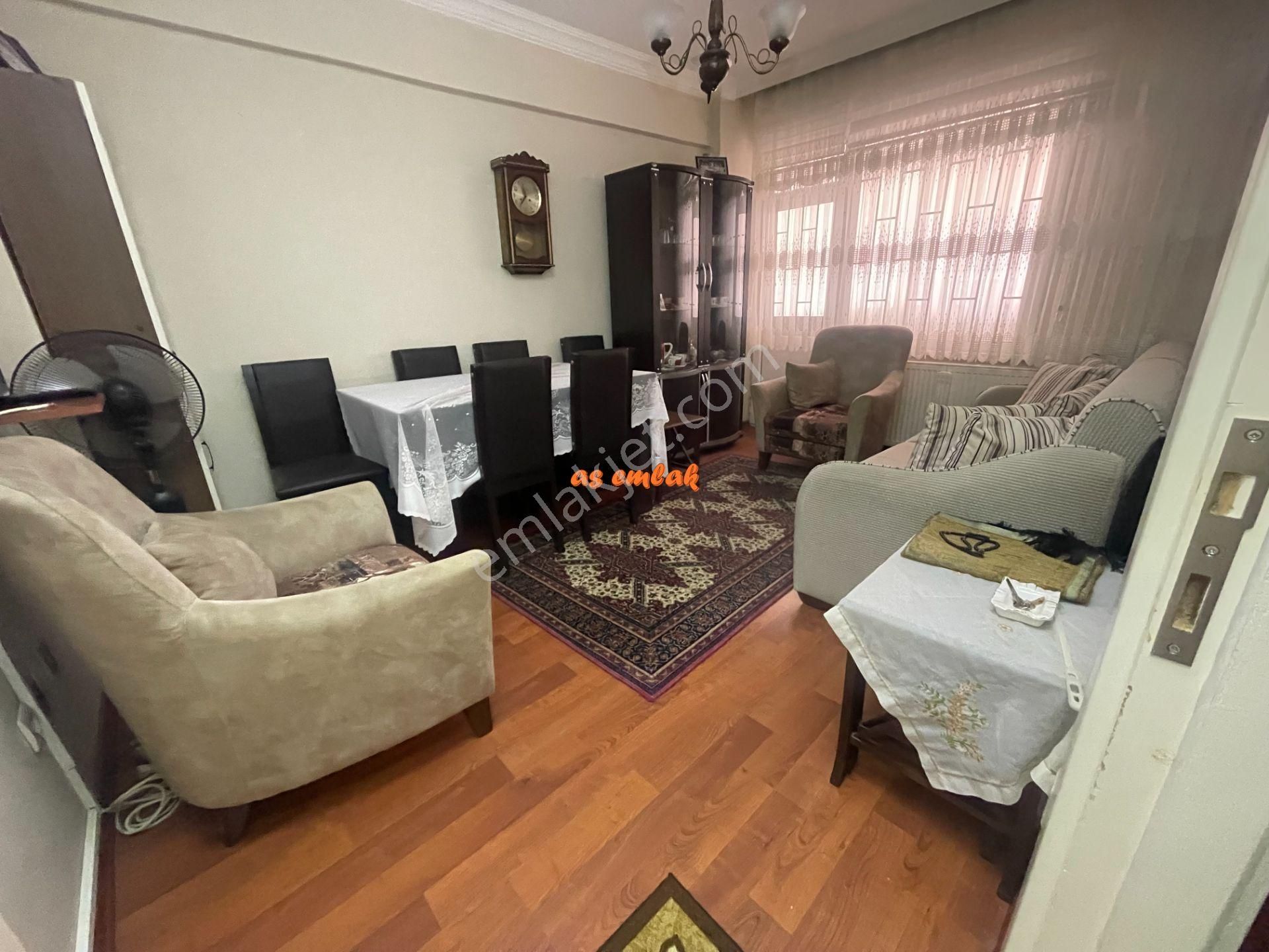 As Emlak Tan 1+1 Zeynep Kamilde Eşyalı Caddeye Yakın 1.kat Daire