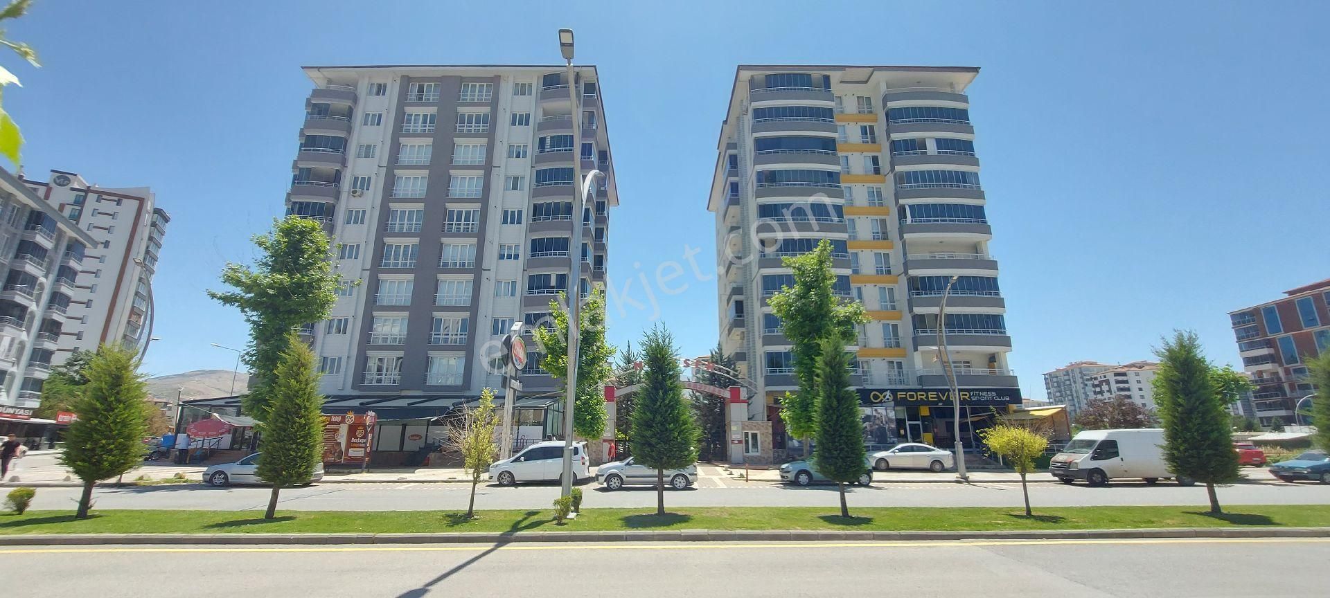 Değer'den Çilesiz Mıhlıdutta Cadde Cepheli 3.5+1 Ara Kat Daire