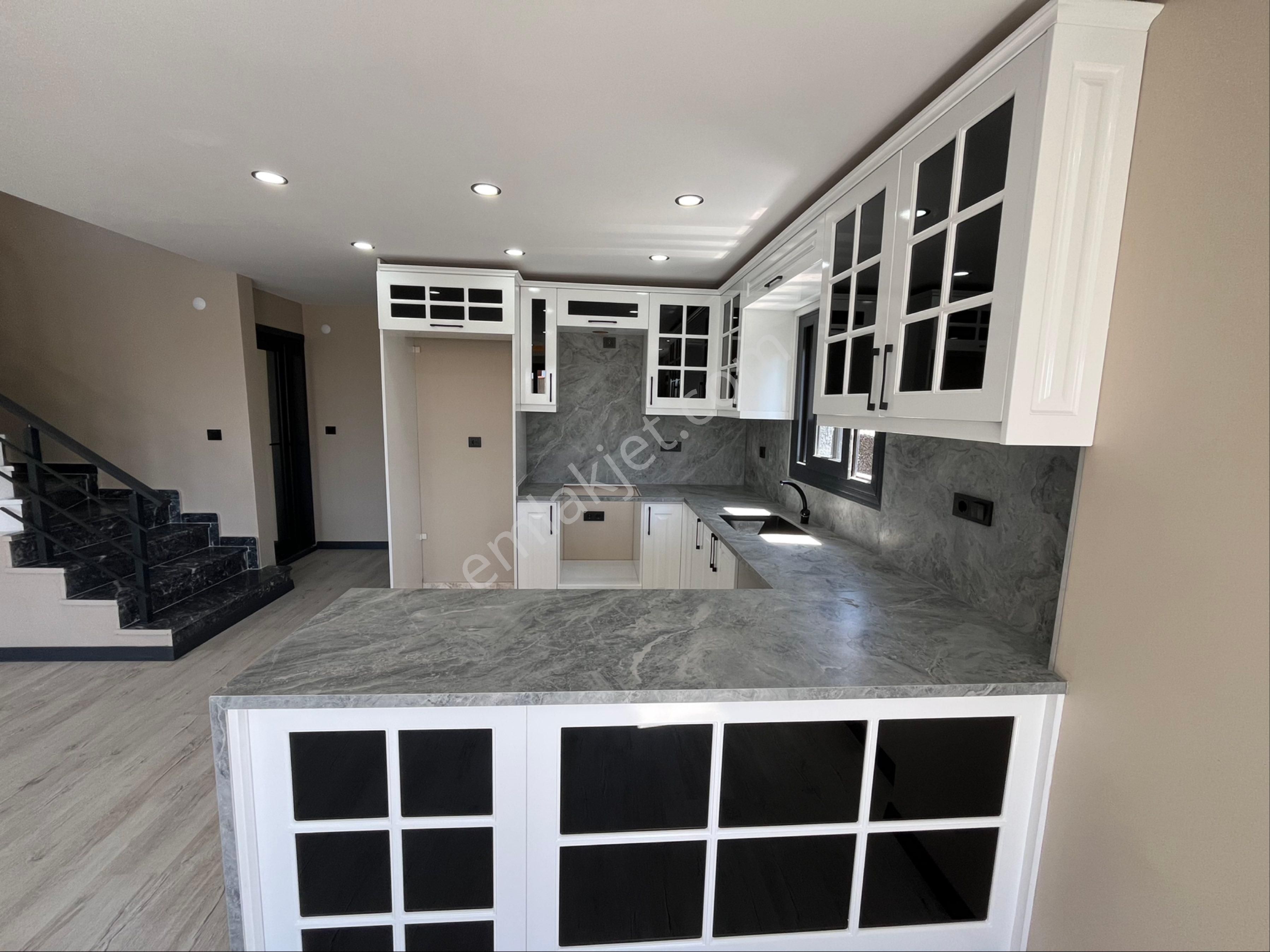 Ata Gayrimenkul'den 2,5 Katlı 350 M2 Arsa Donanımlı Lüks Villa - Görsel 14