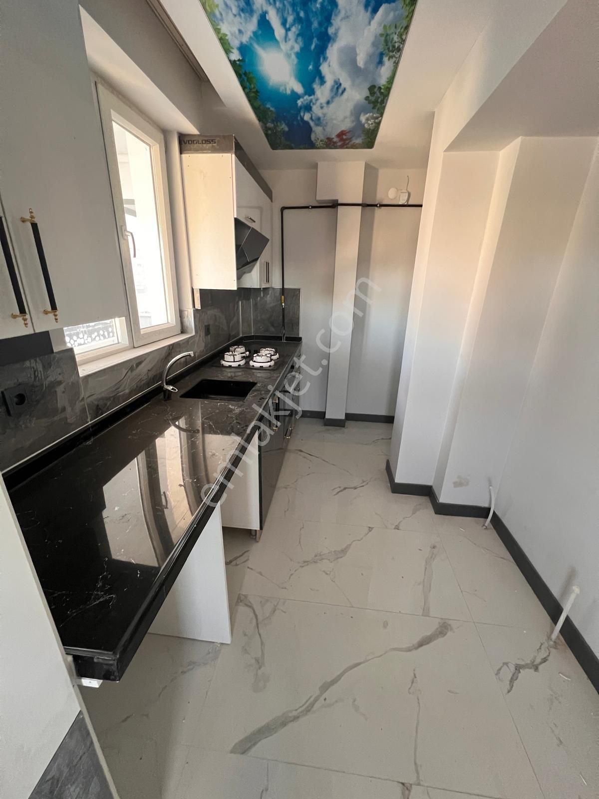 29 Ekim'de 3+1 Yüksek Giriş Oturuma Hazır Lüks Yapılı Satılık Daire