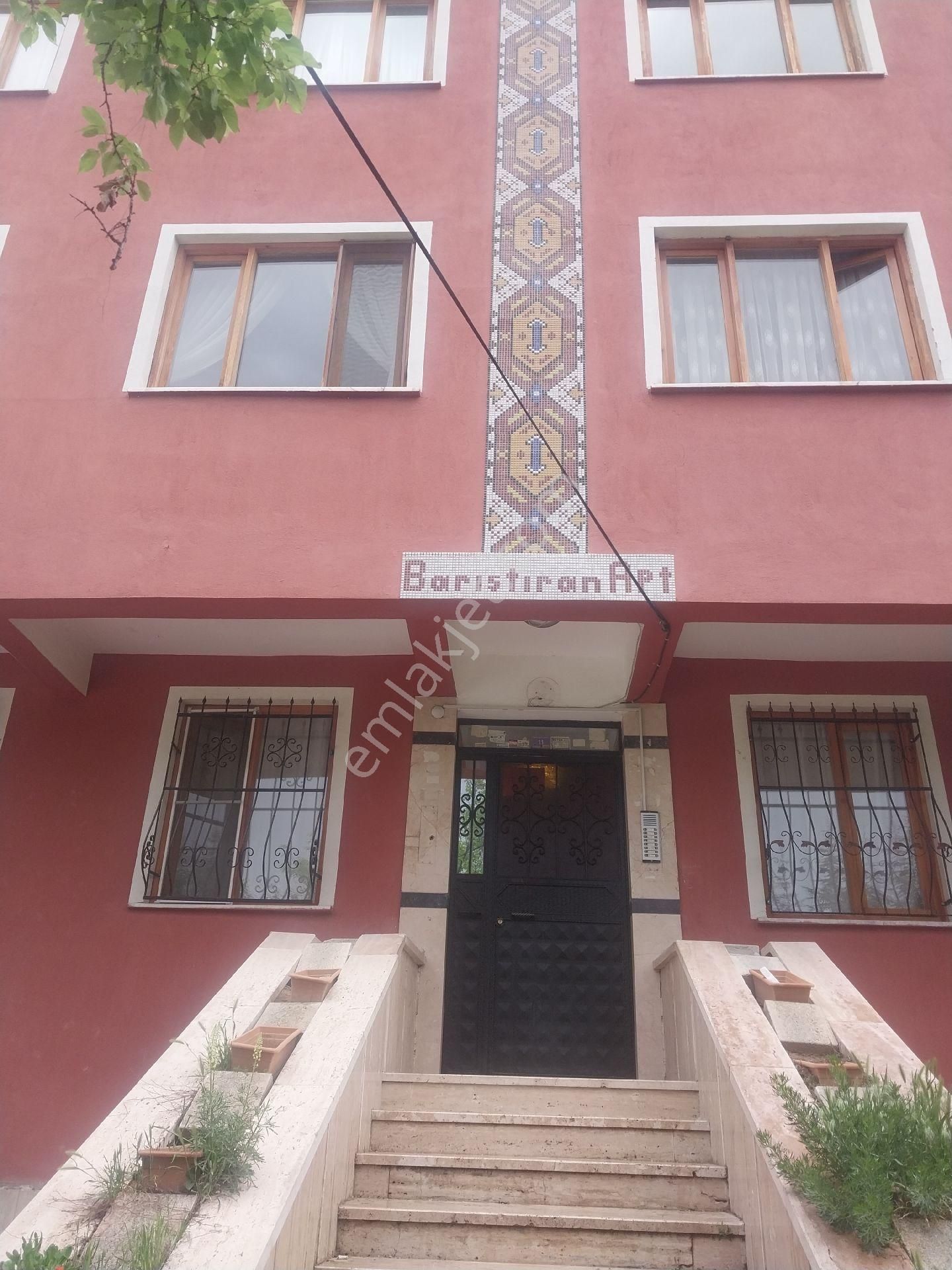 Şirin Gayrimenkülden Aydınlıkevlerde Satılık Daire