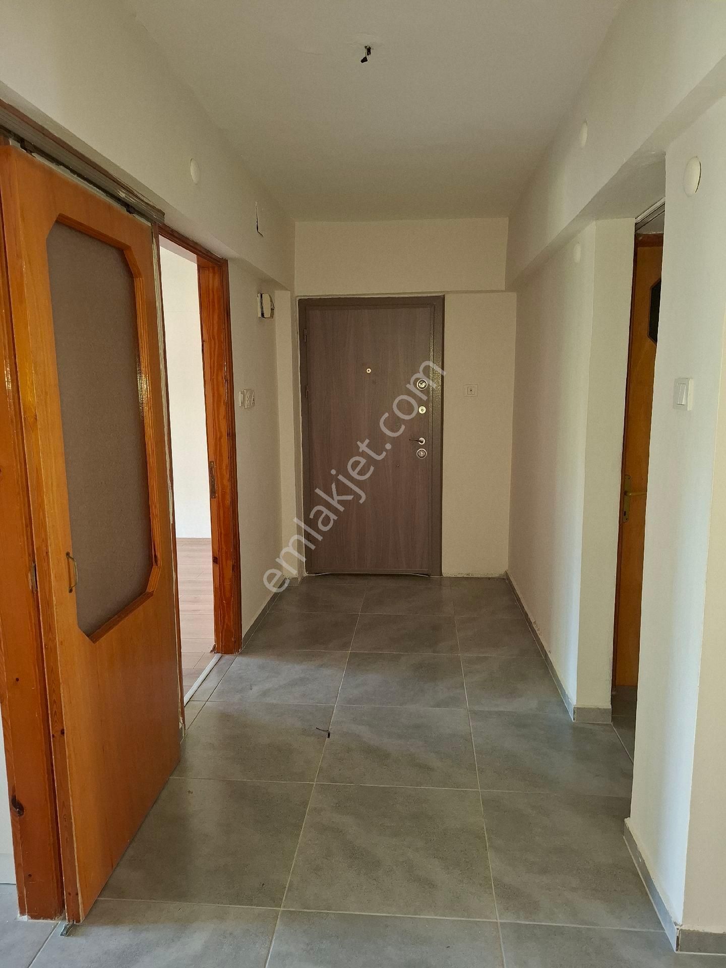 Babadağlı Emlaktan Kiralık 4+1 Daire Merkezde