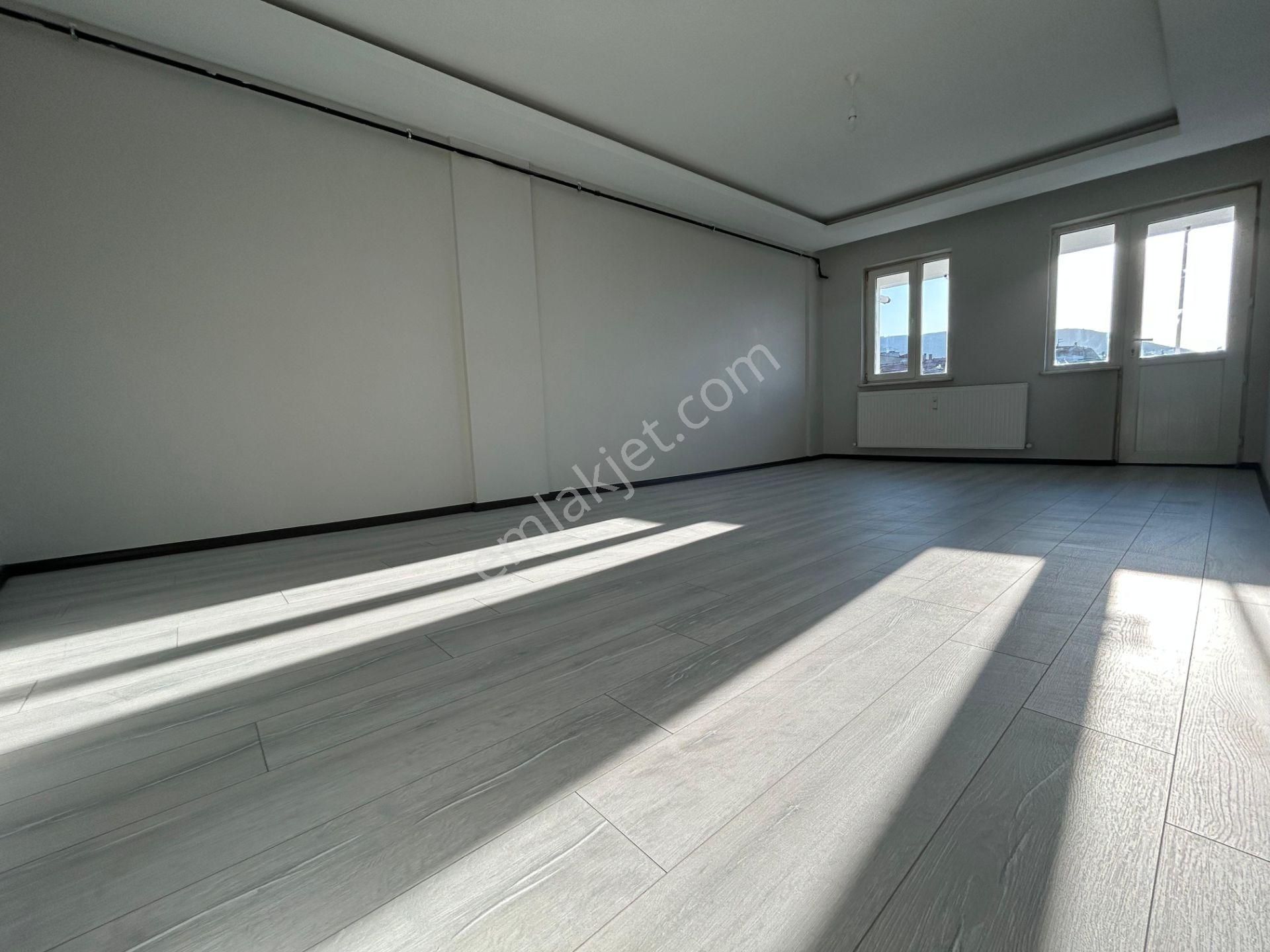 Yıldırım Karaağaçta 2+1 95m2 3.arakat Asansörlü Manzaralı Lüx