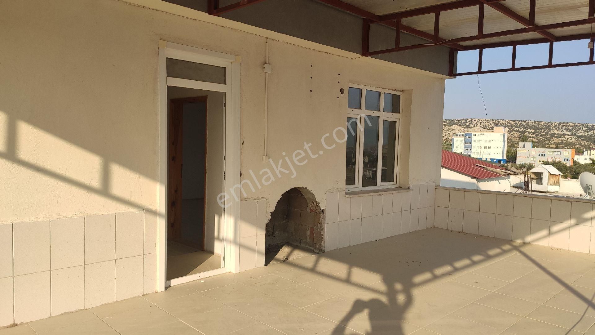 Yazalaninda 75nci Yil Okuluna Cok Yakin Teras Kat 160m2