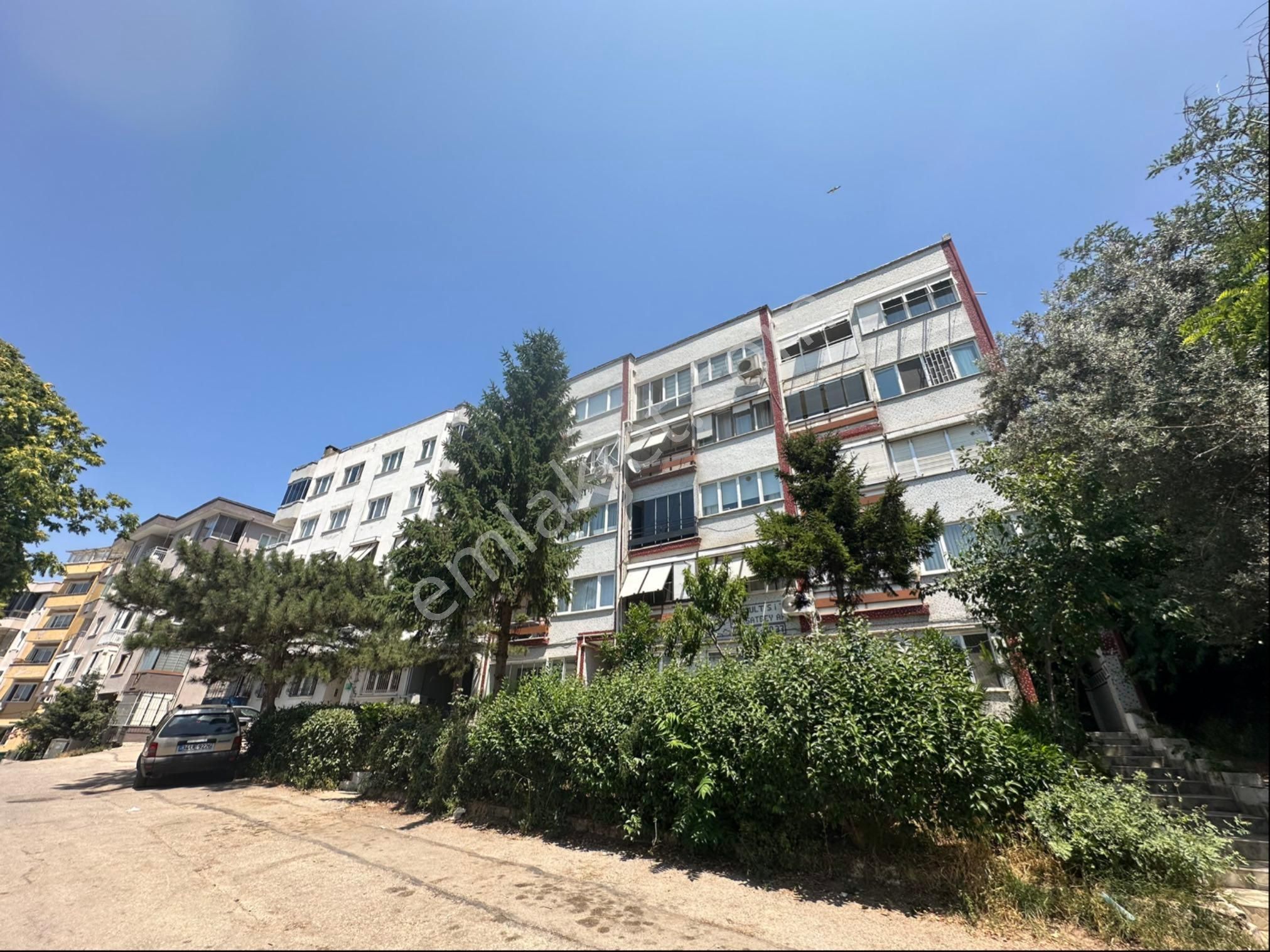 Çekirge Meydanına Yakın 3+1 İçi Yenilenmiş,manzaralı Daire