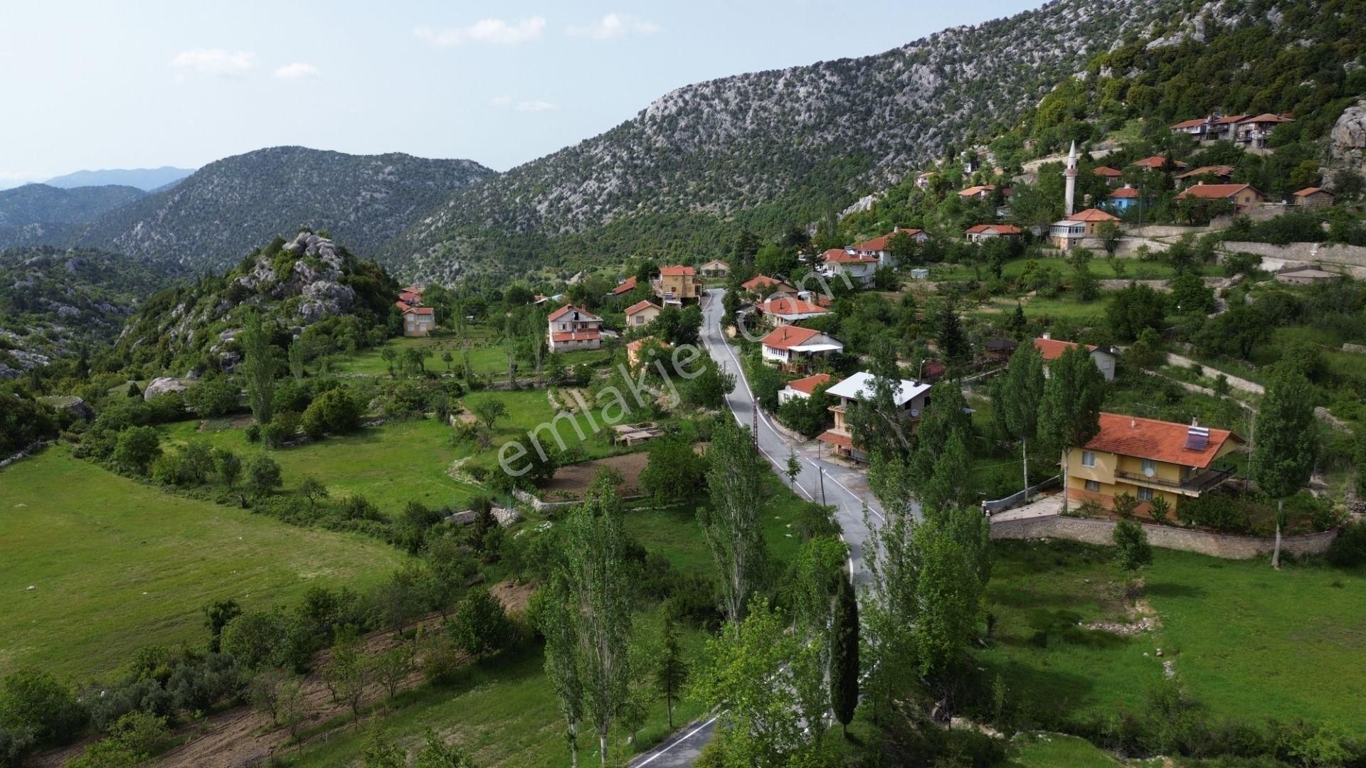 Antalya Akseki Sadıklarda Satılık Köye Yakın Mustakil Parsel