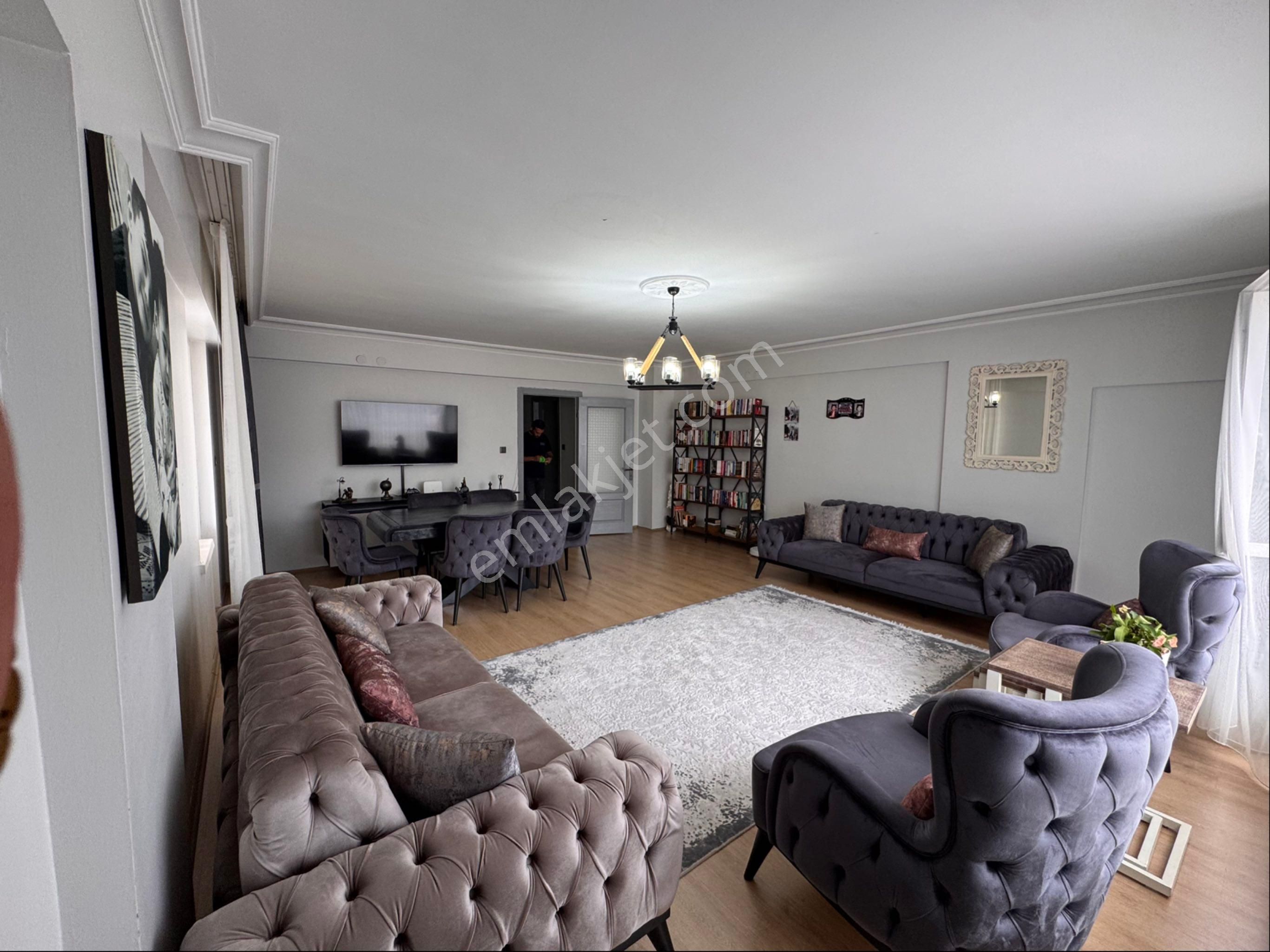 Bademlik Cad Üstü Asansörlü E.bany Kilerli Full Yapılı 150m2 3+1